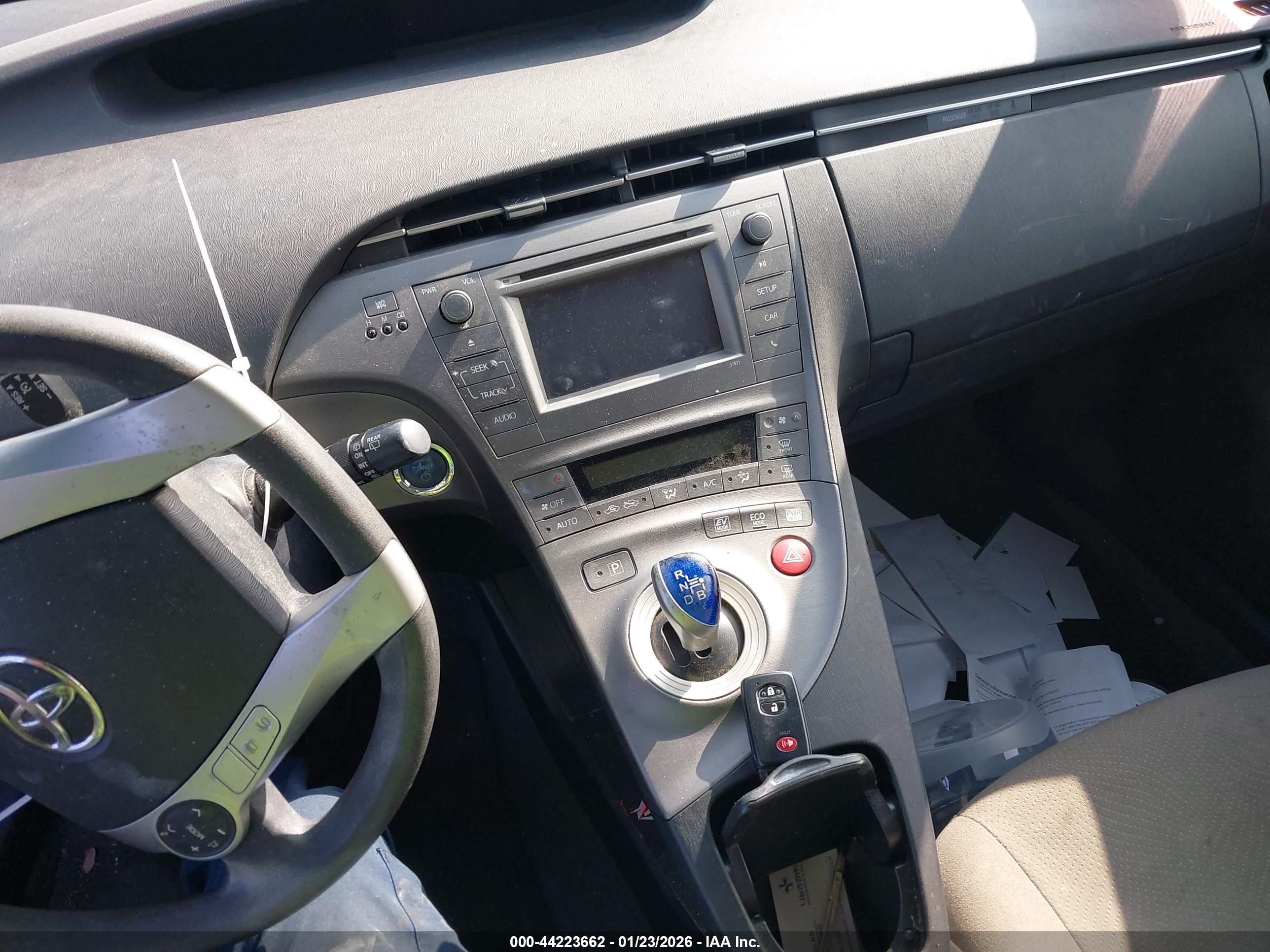 TOYOTA PRIUS image 11