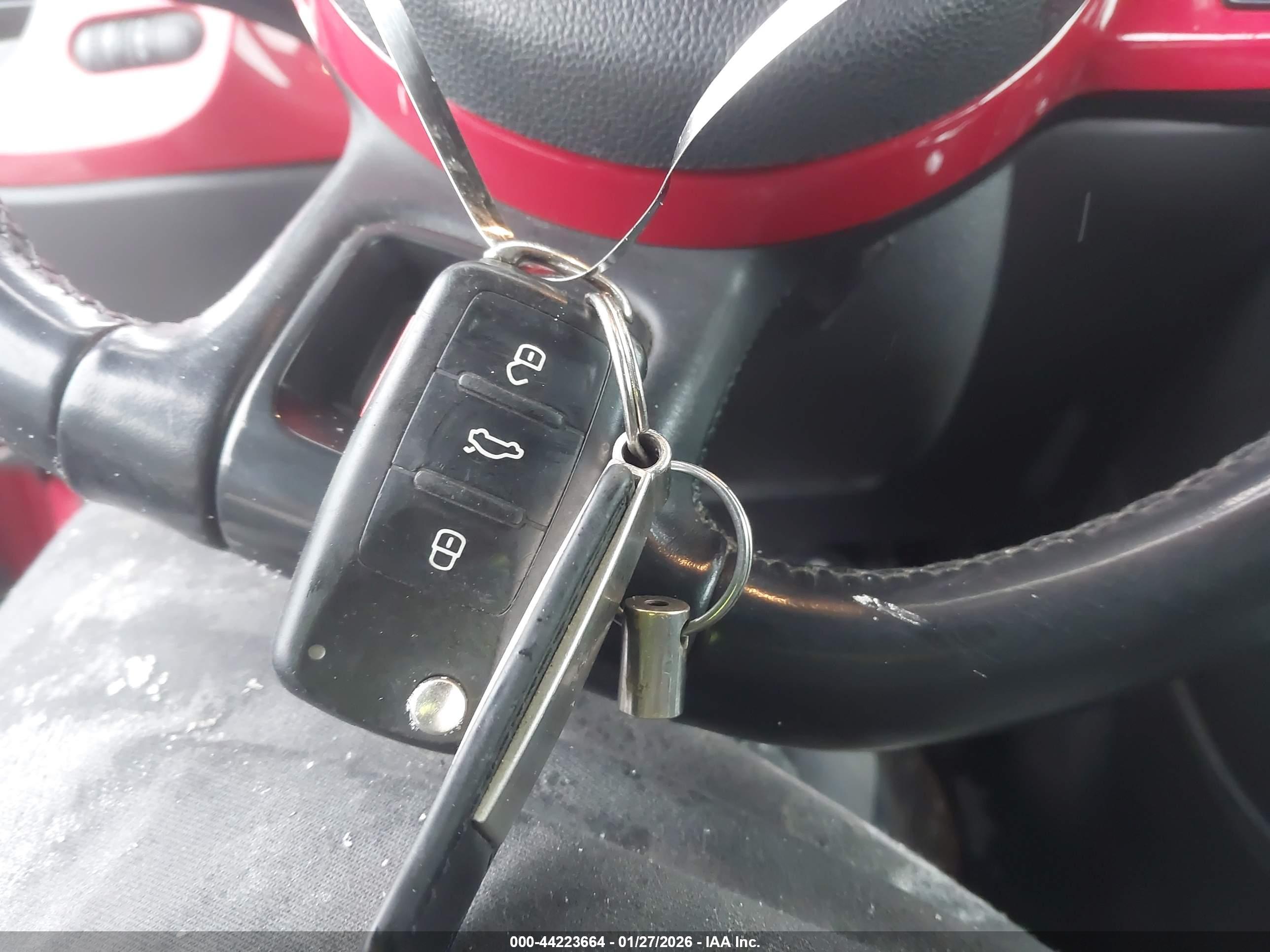 VOLKSWAGEN BEETLE image 11