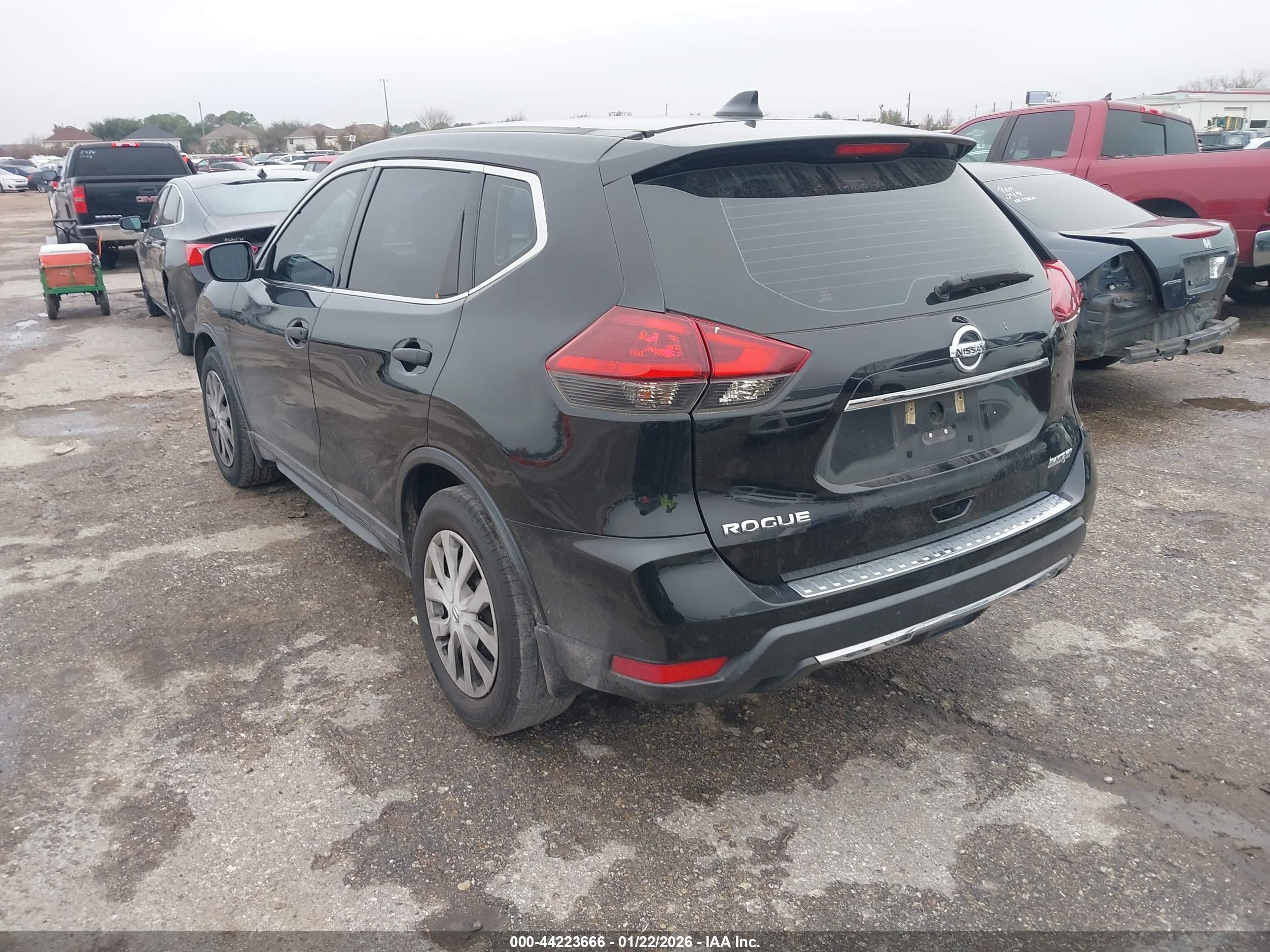 NISSAN ROGUE image 3