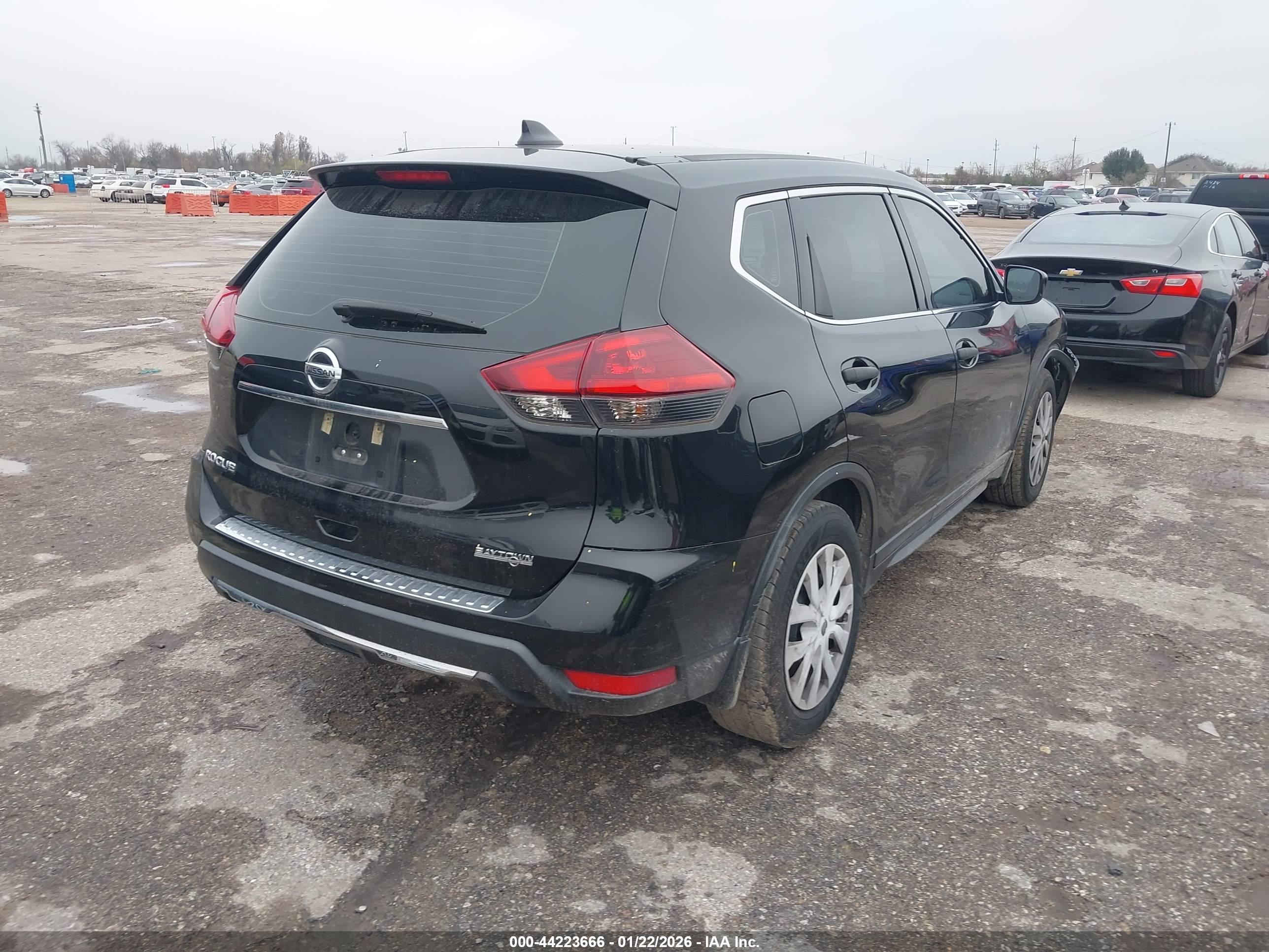 NISSAN ROGUE image 4