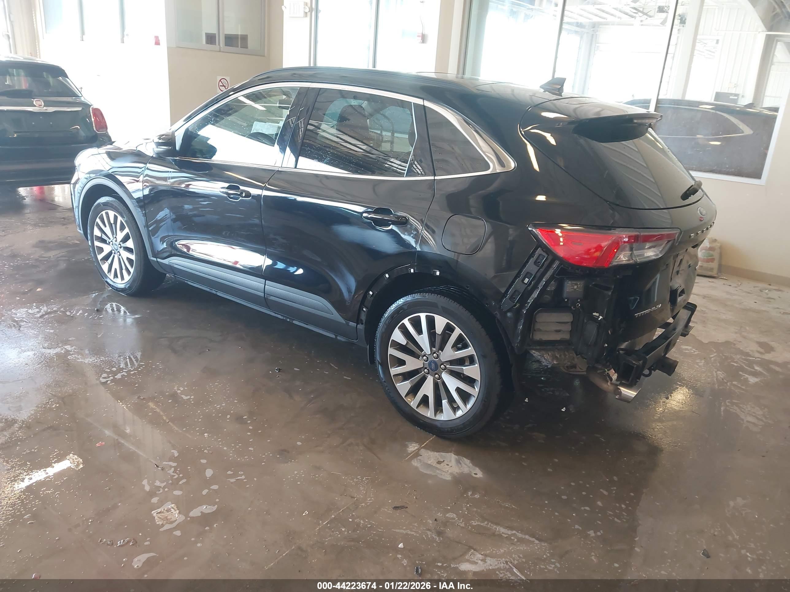 FORD ESCAPE image 3