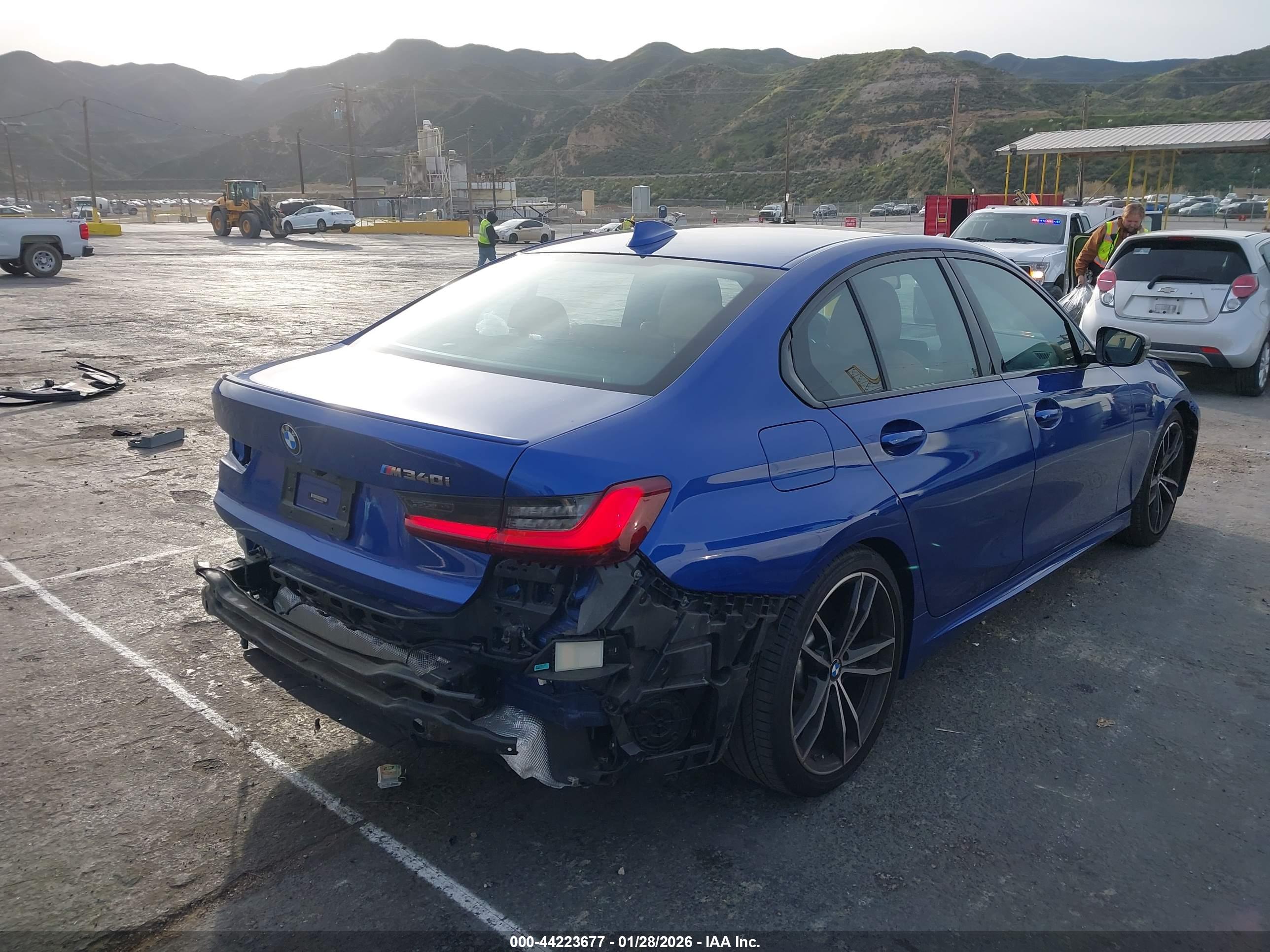BMW 3 image 4