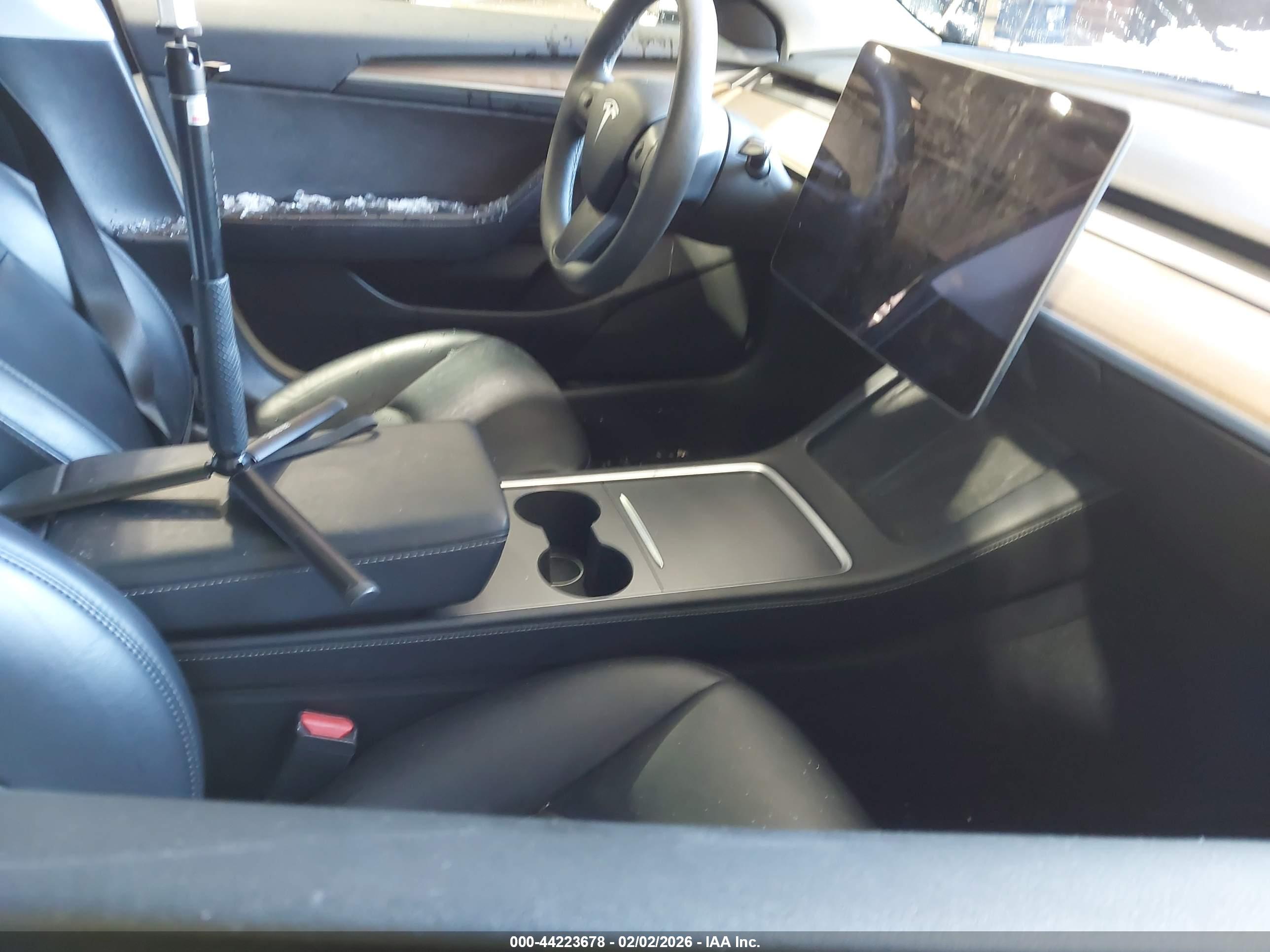 TESLA MODEL image 5