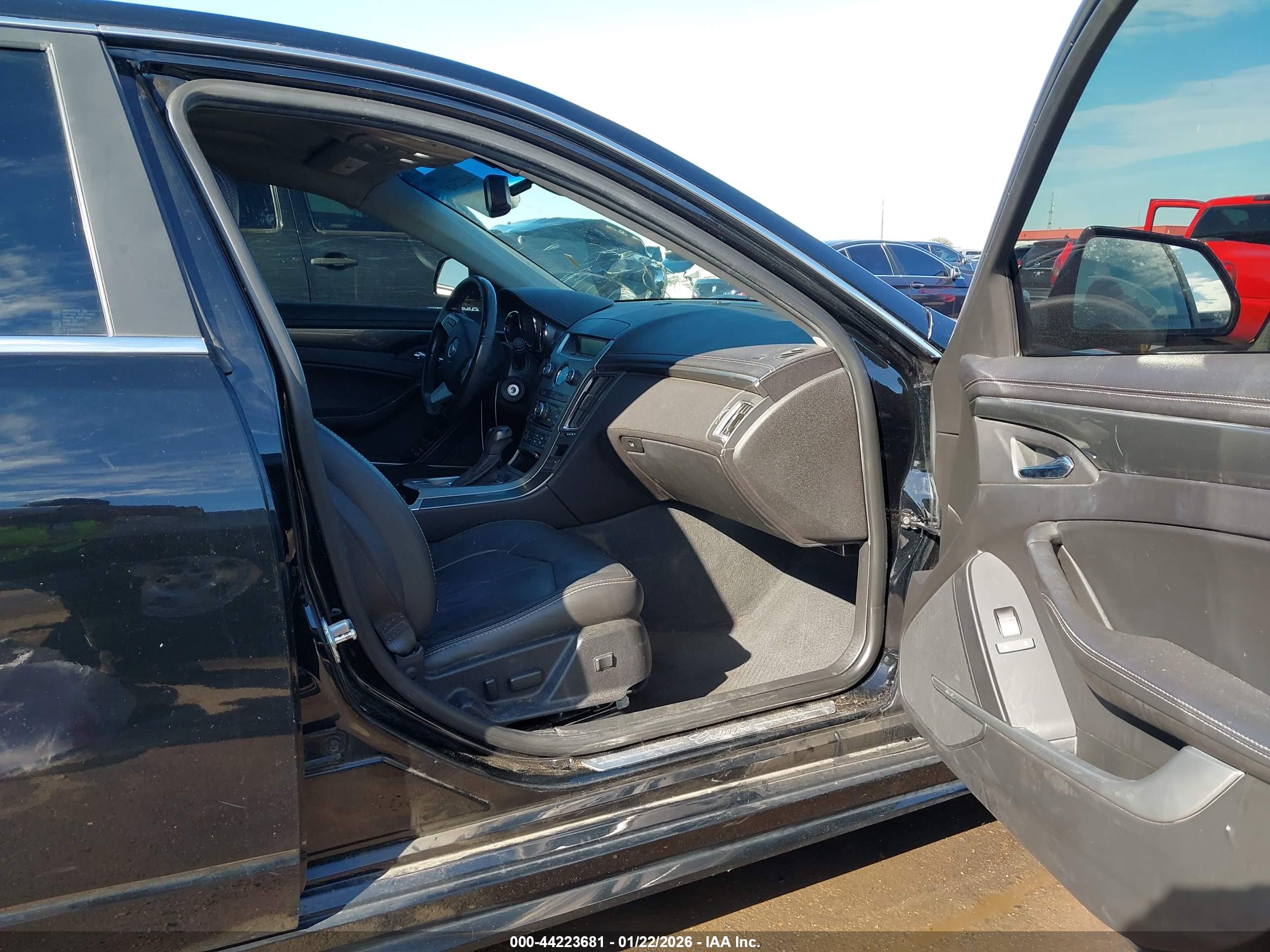 CADILLAC CTS image 5