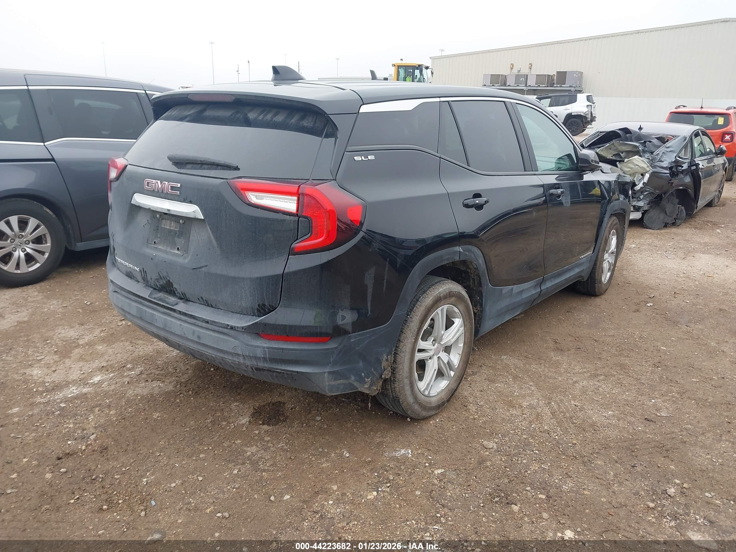 GMC TERRAIN image 4
