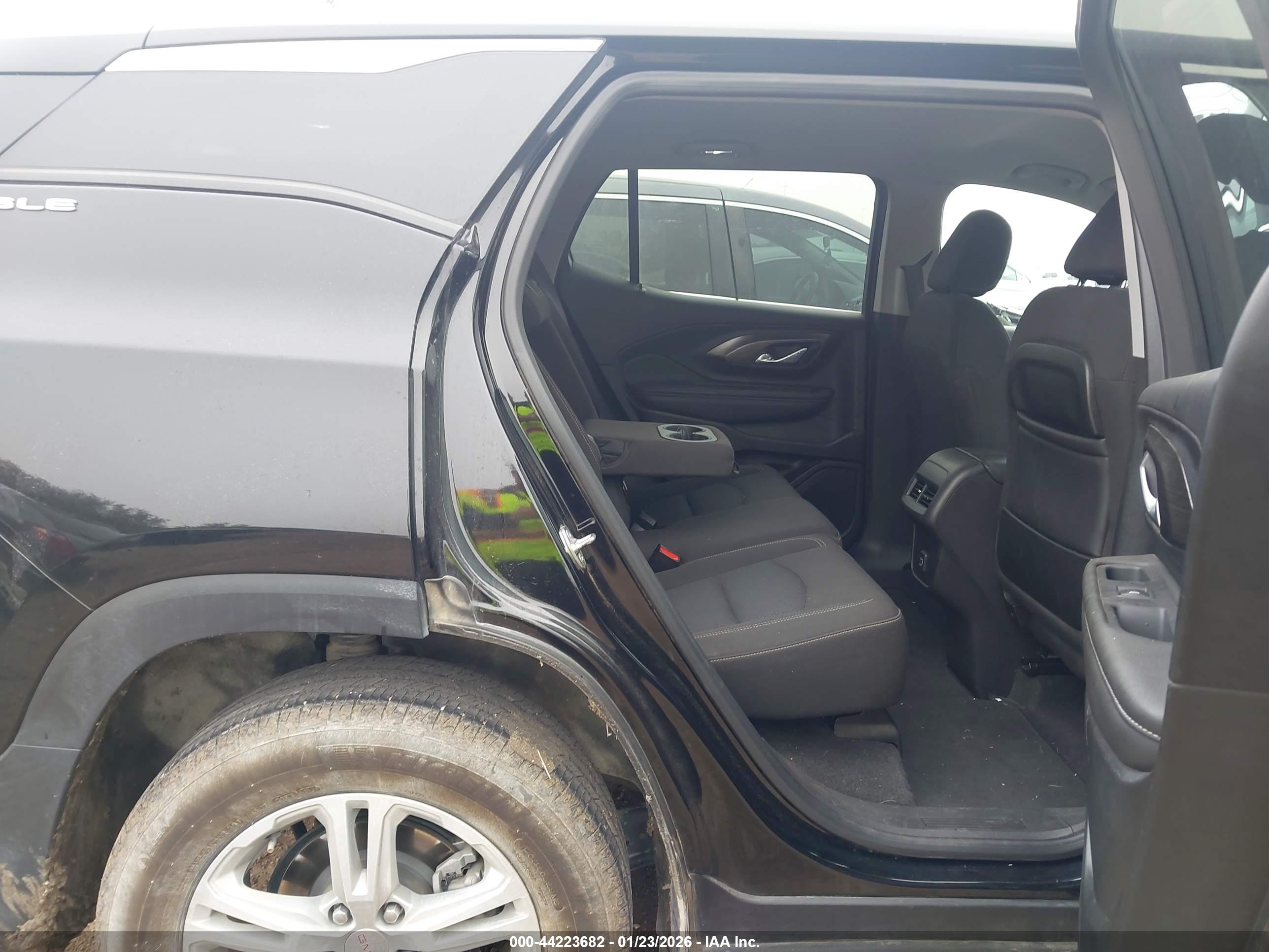 GMC TERRAIN image 8