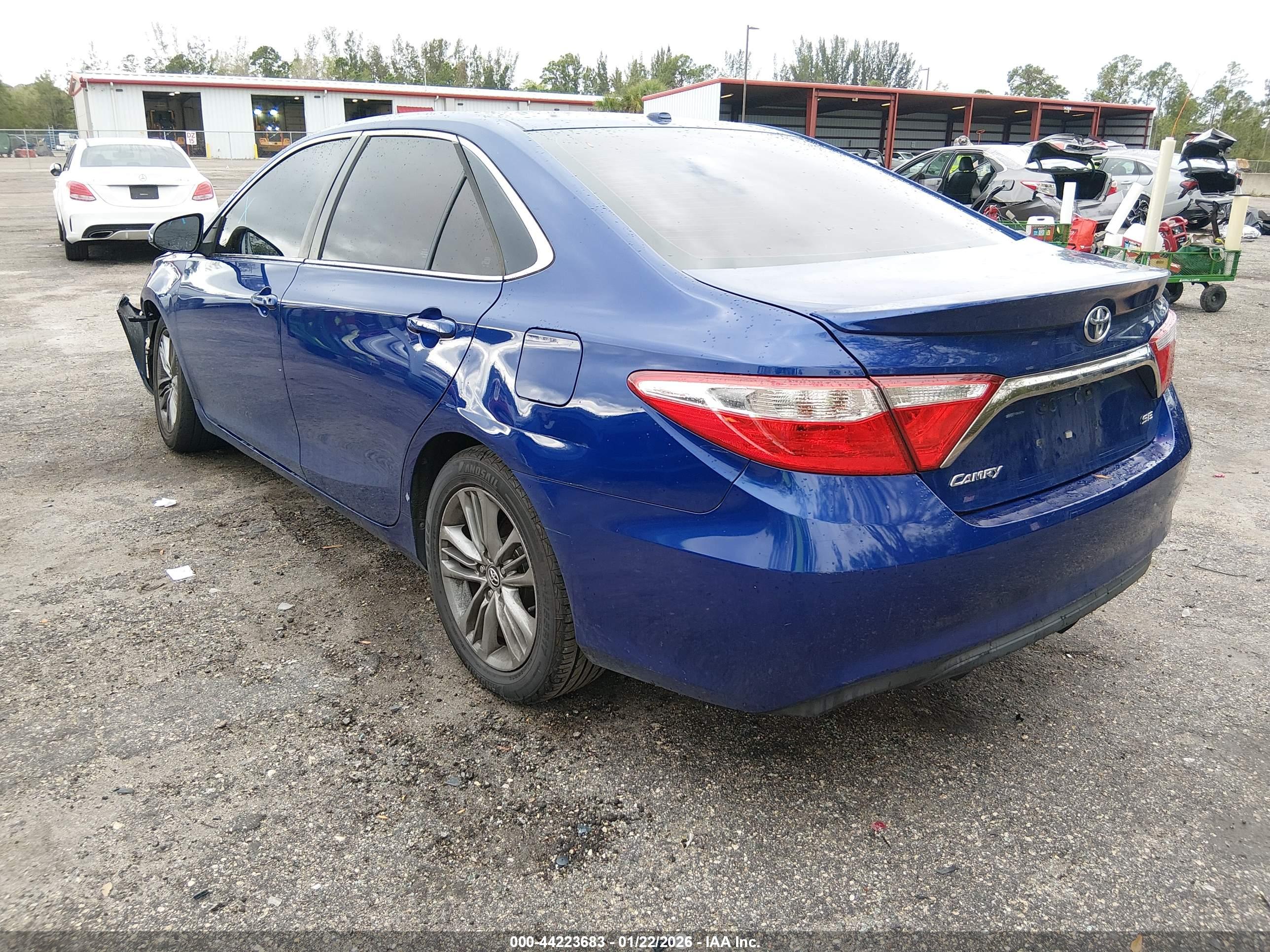 TOYOTA CAMRY image 3