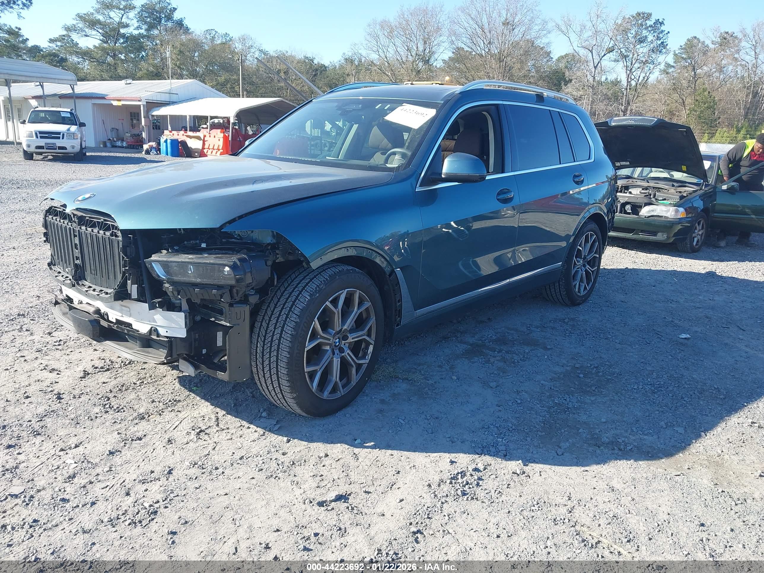 BMW X7 image 2