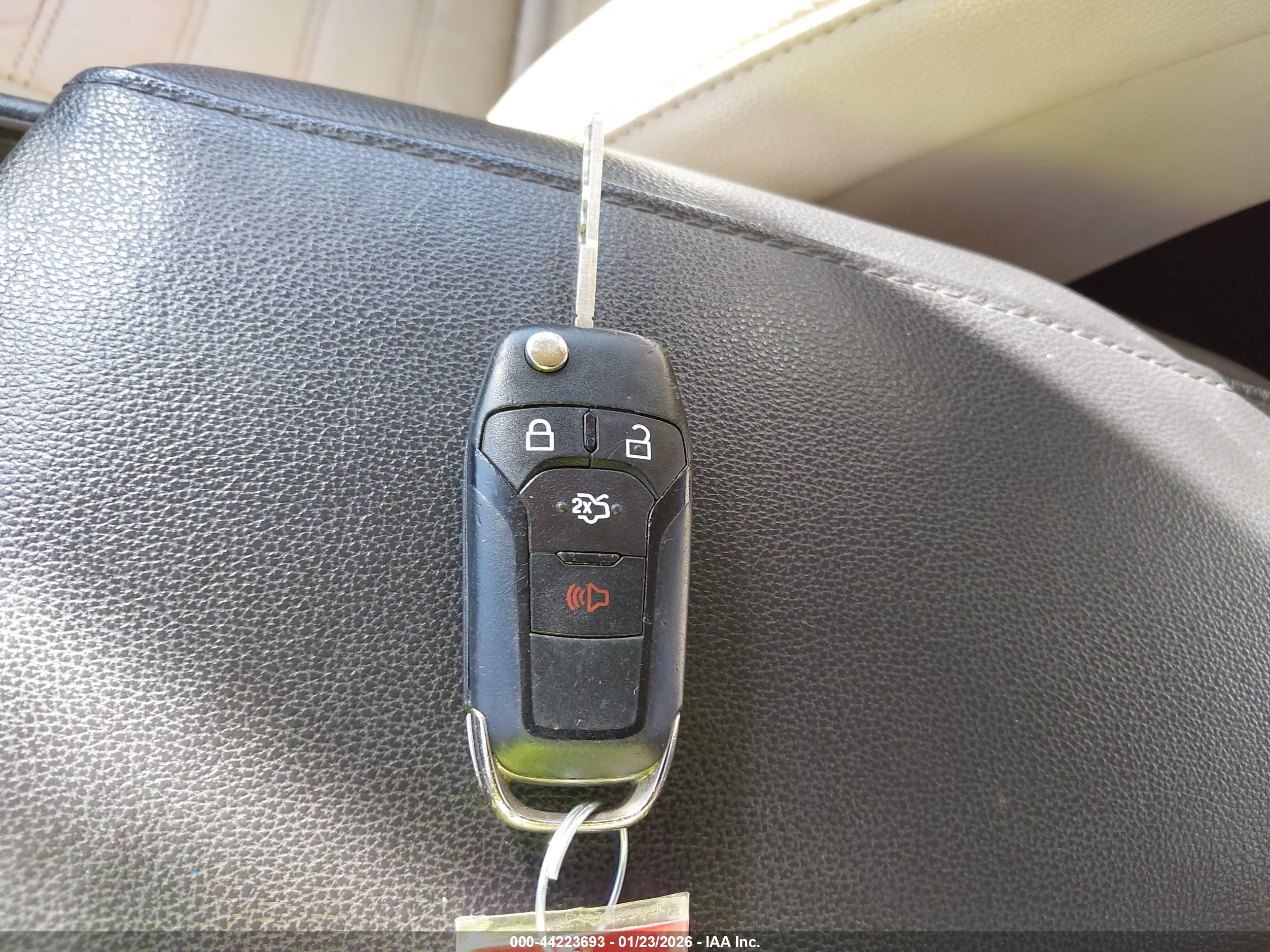 FORD FUSION image 11