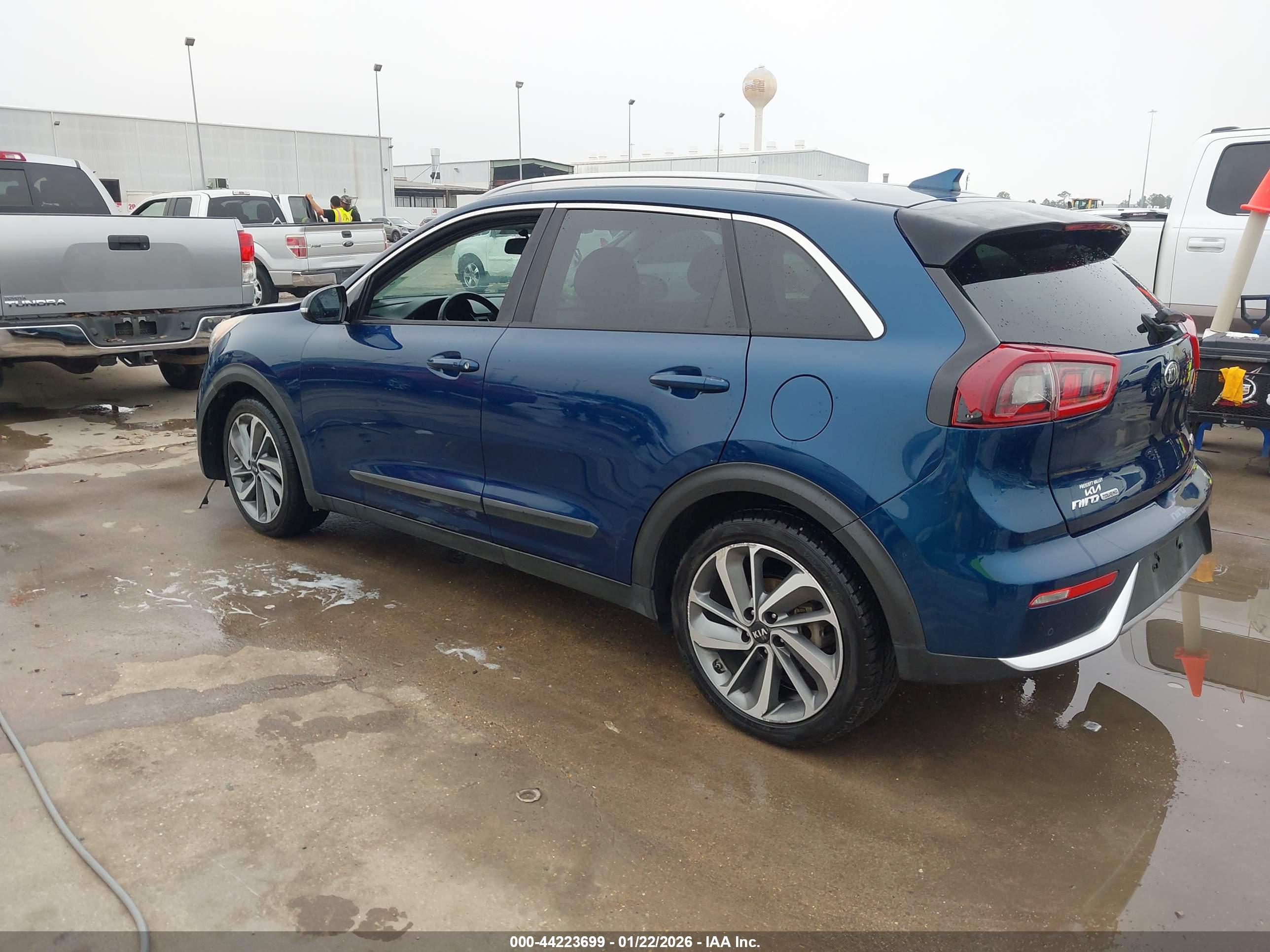 KIA NIRO image 3
