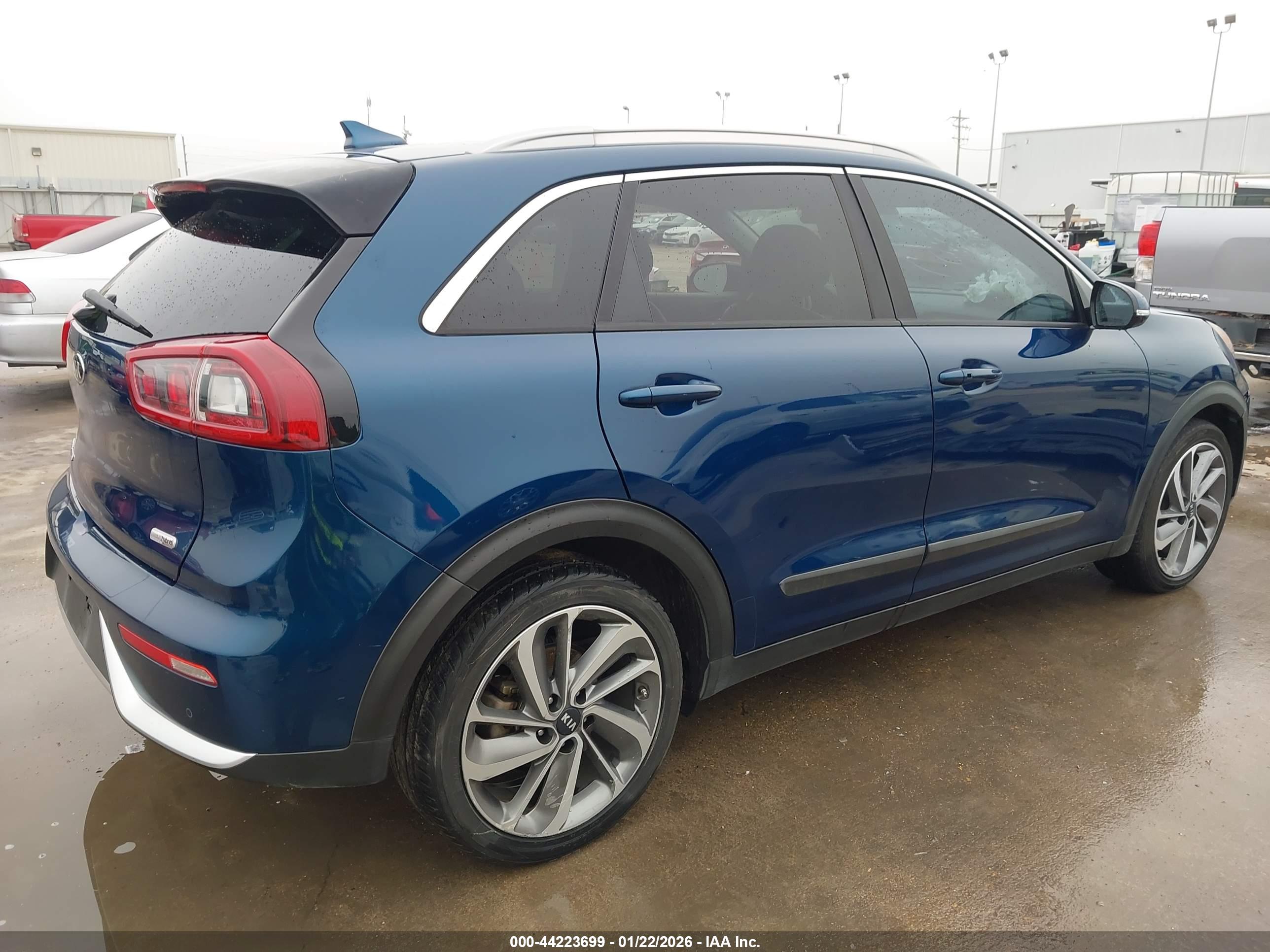 KIA NIRO image 4