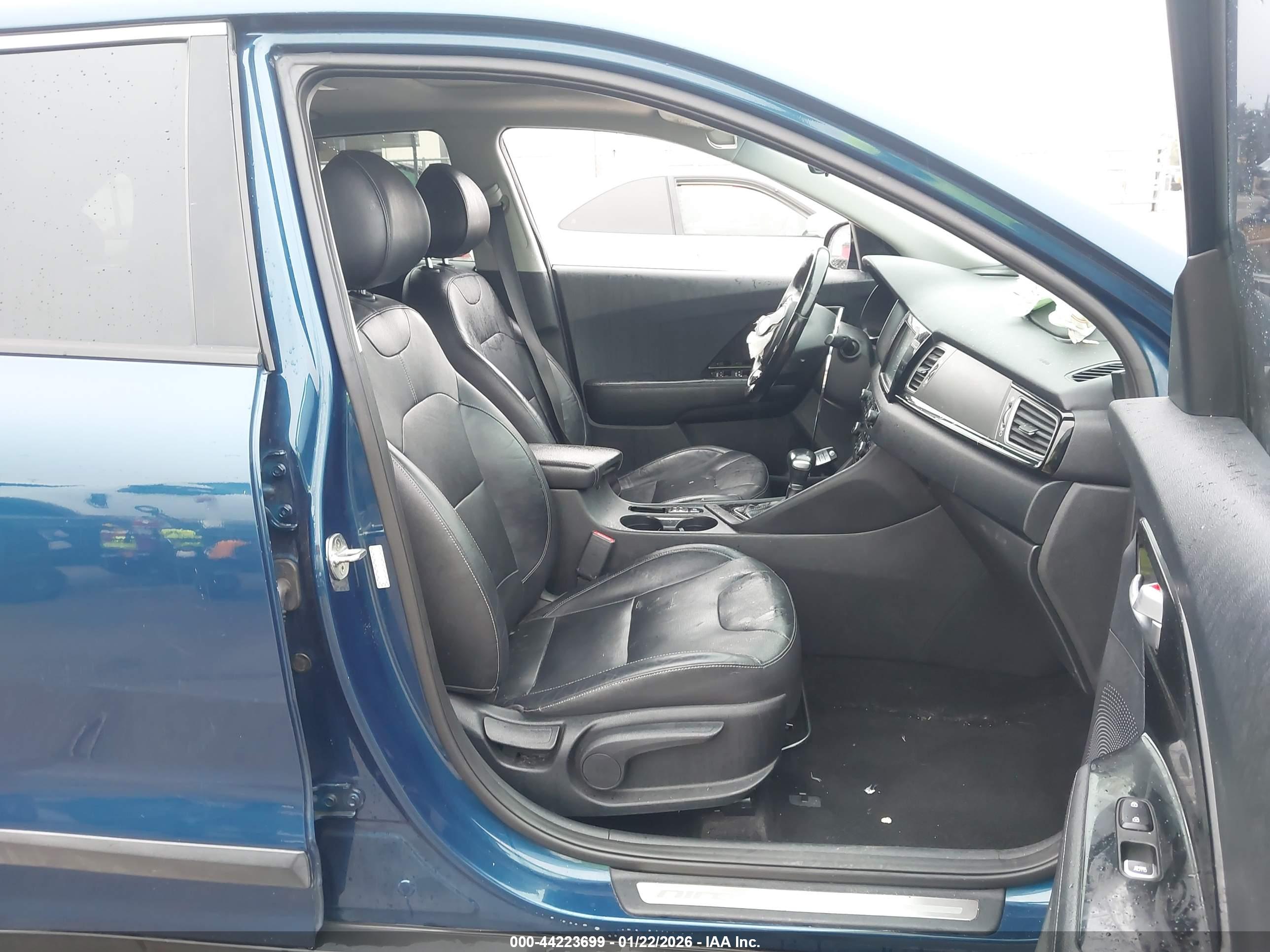 KIA NIRO image 5