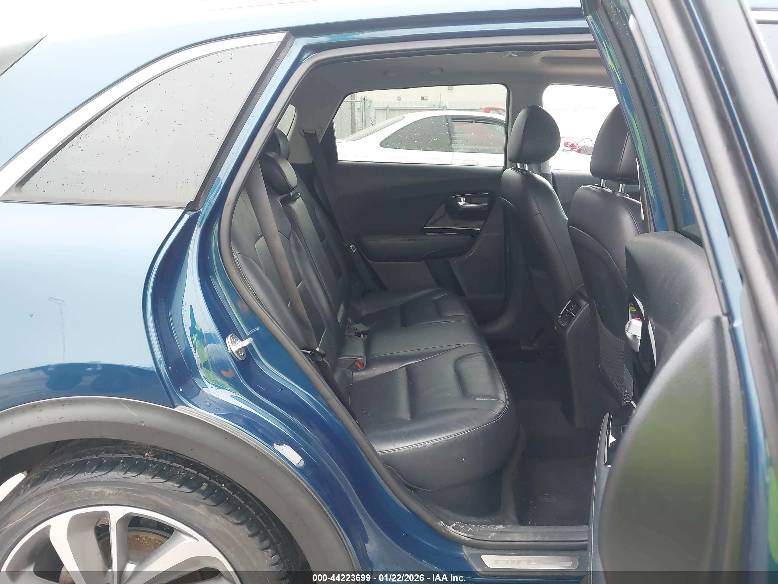 KIA NIRO image 8