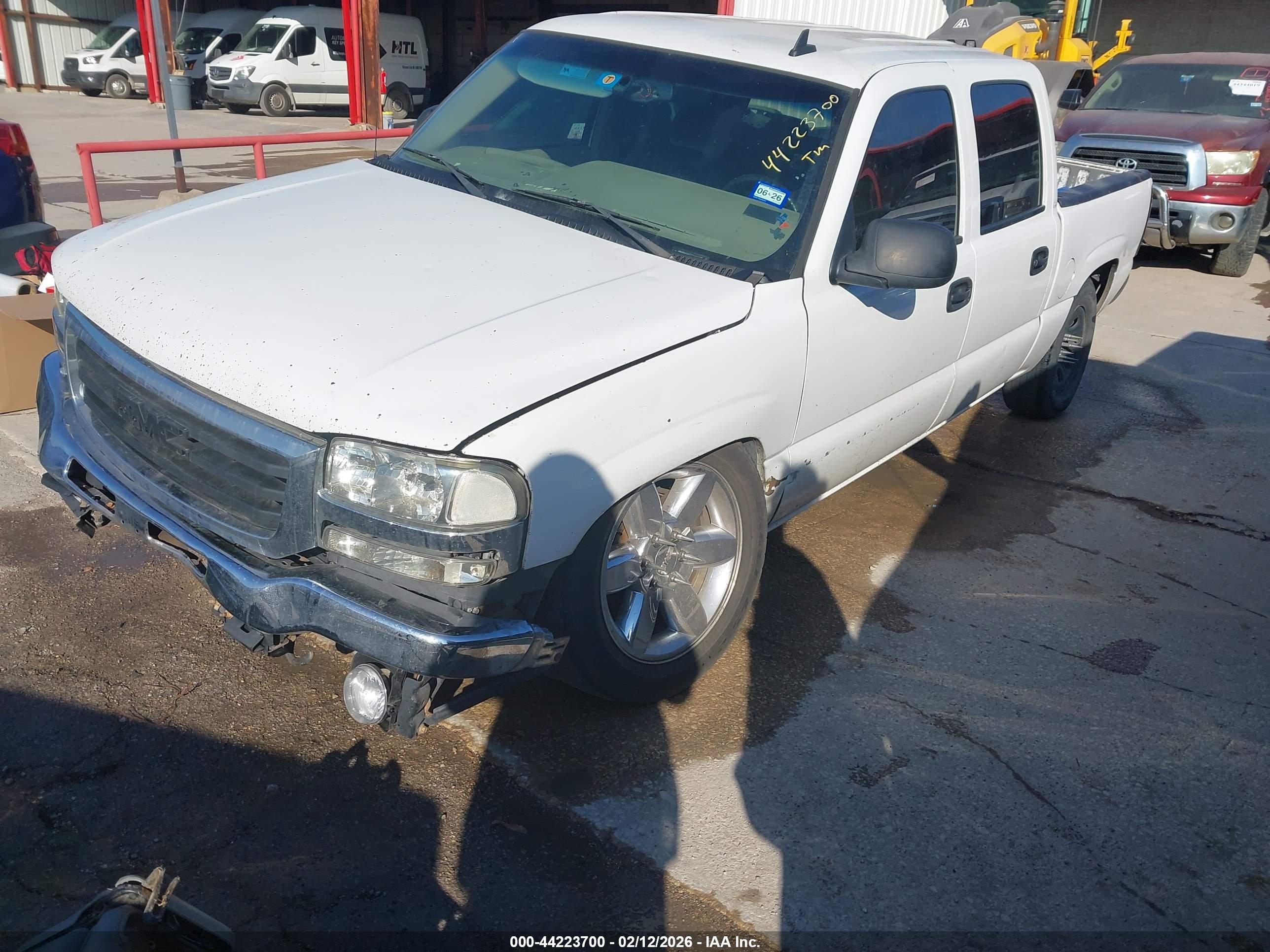 GMC SIERRA image 2