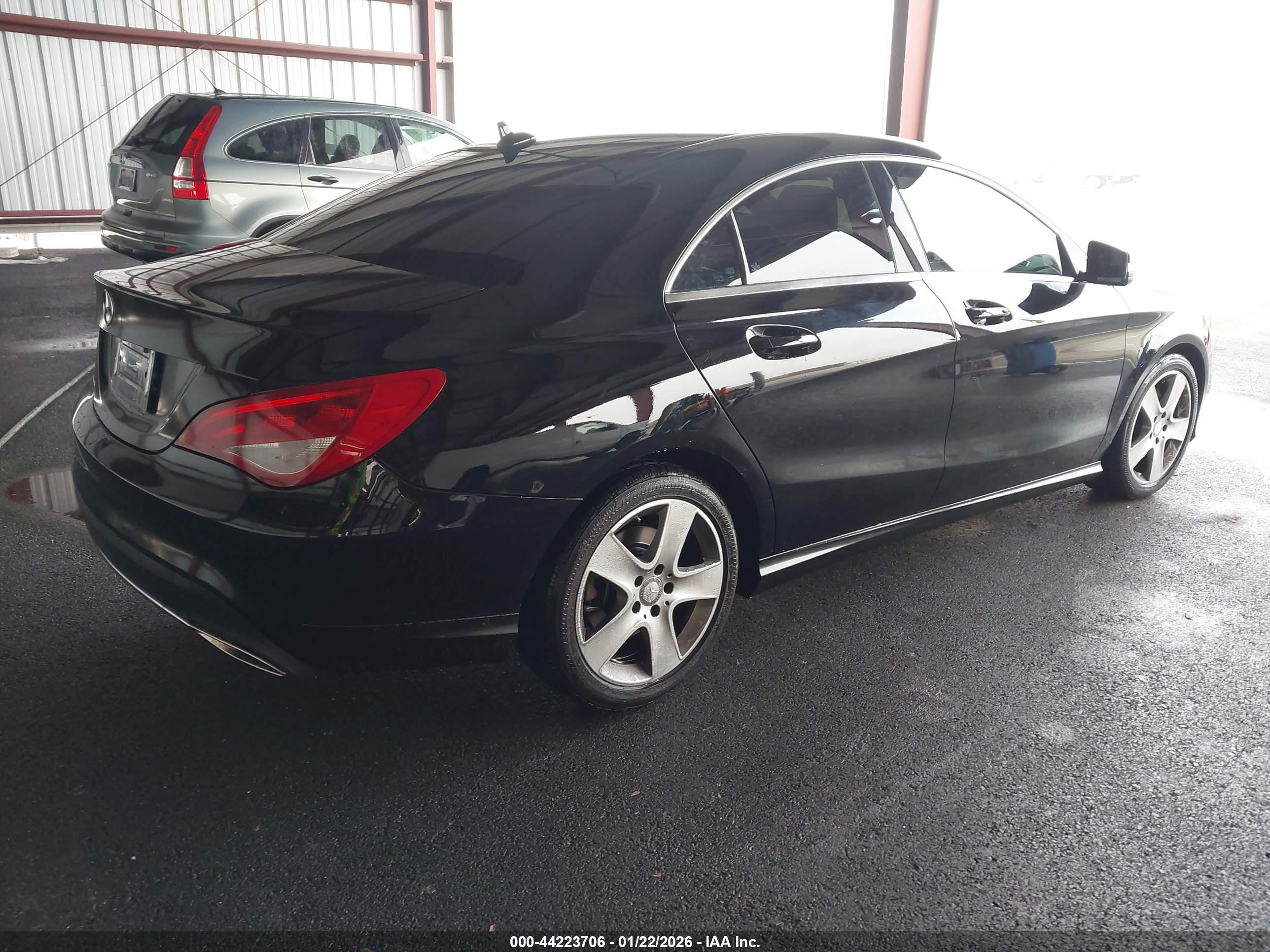MERCEDES-BENZ CLA image 4