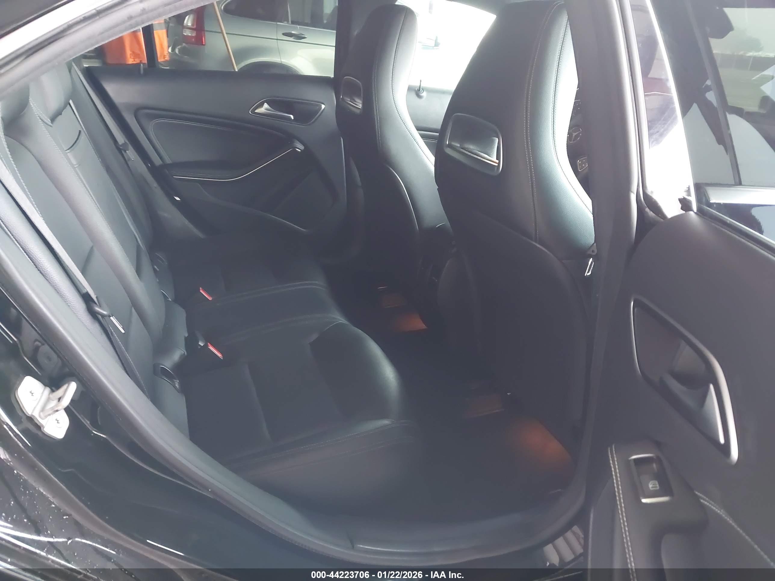 MERCEDES-BENZ CLA image 8