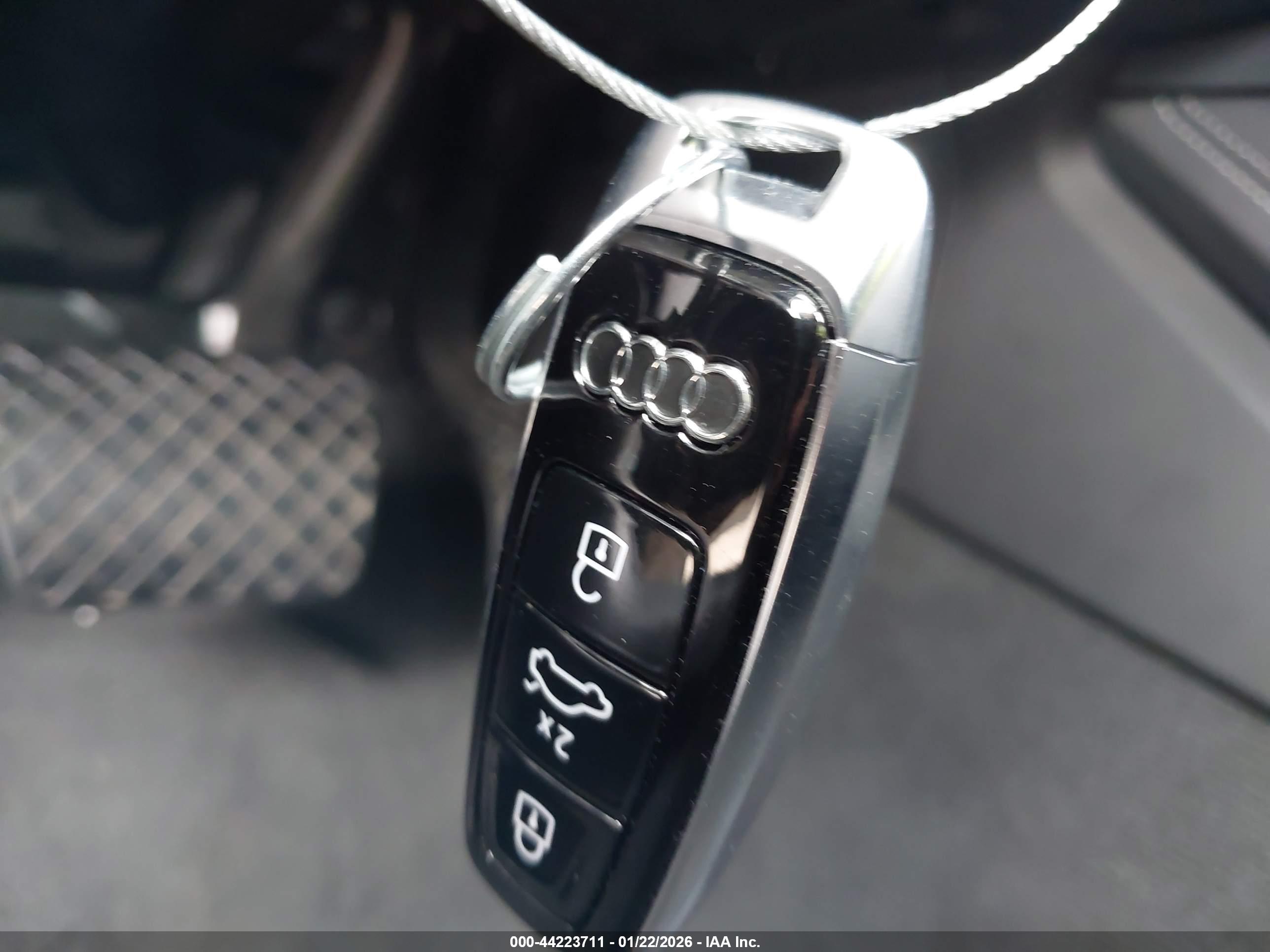 AUDI A6 image 11