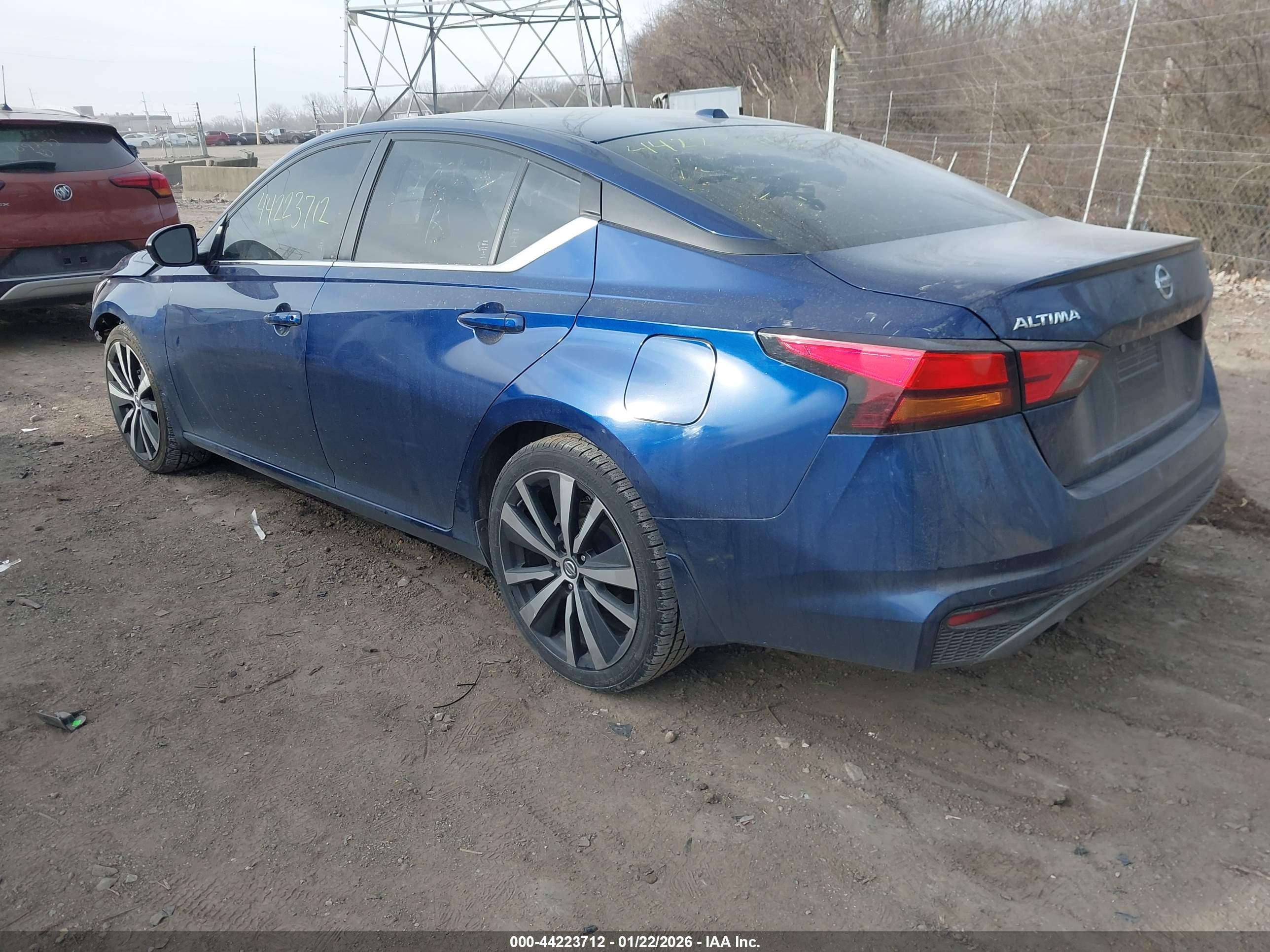 NISSAN ALTIMA image 3