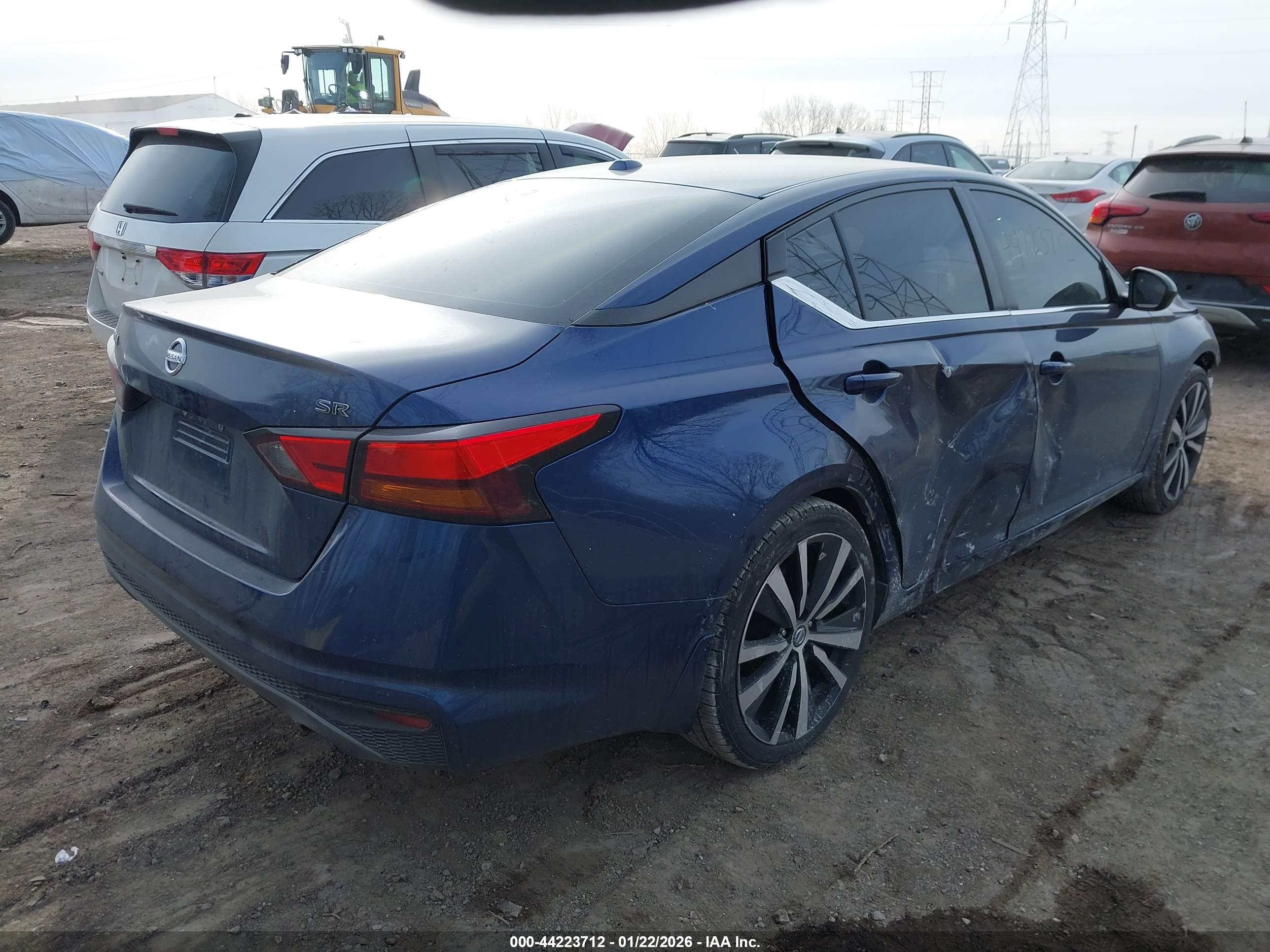 NISSAN ALTIMA image 4