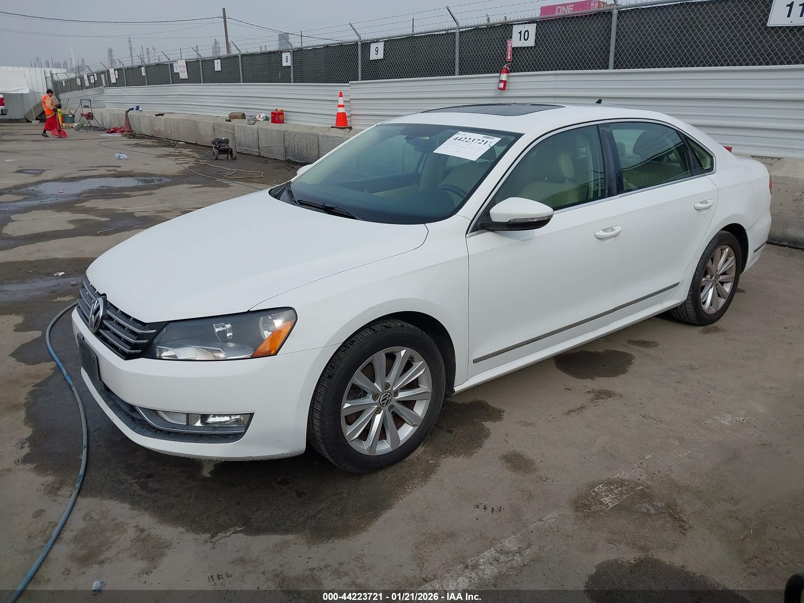 VOLKSWAGEN PASSAT image 2