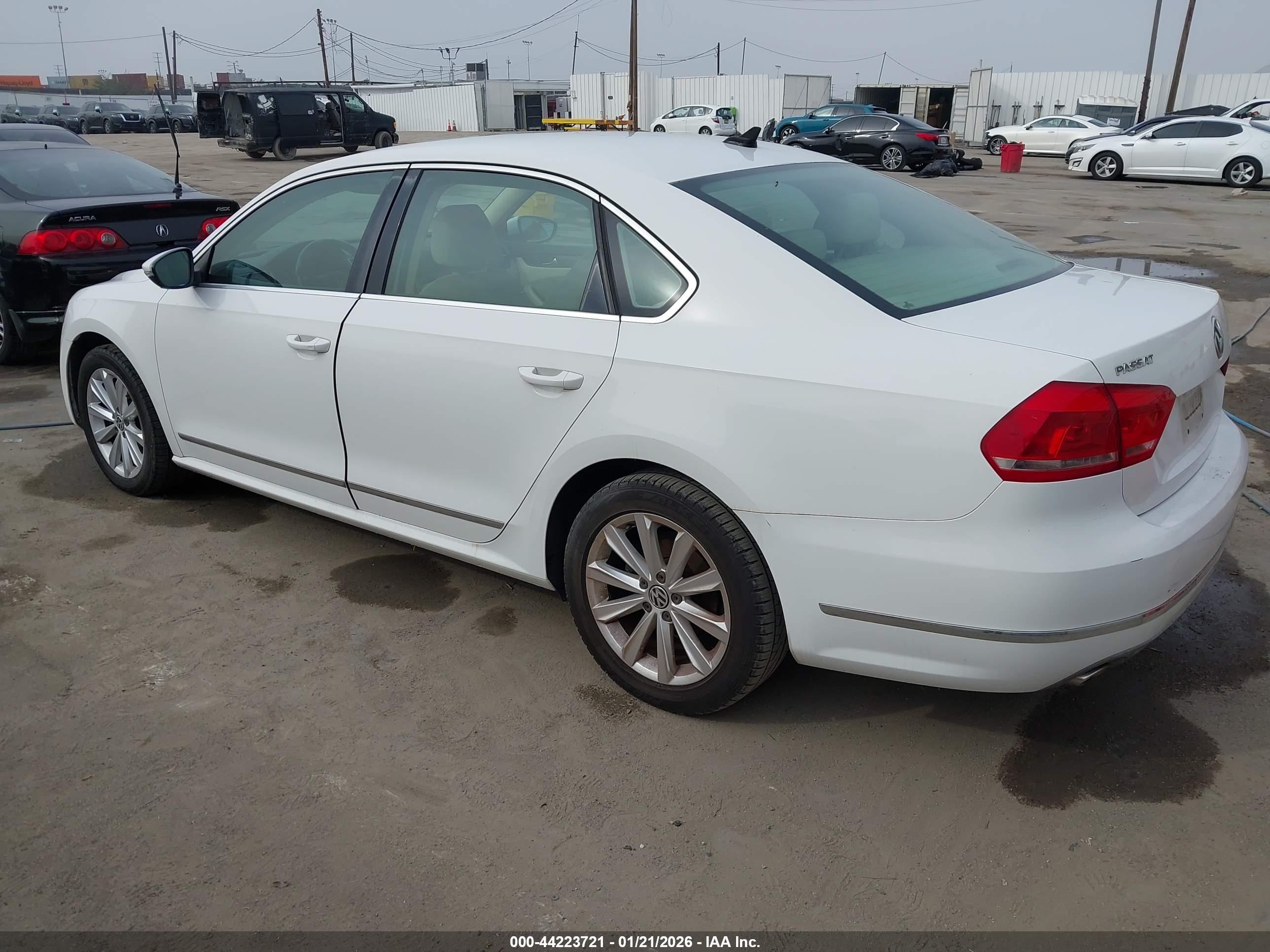 VOLKSWAGEN PASSAT image 3