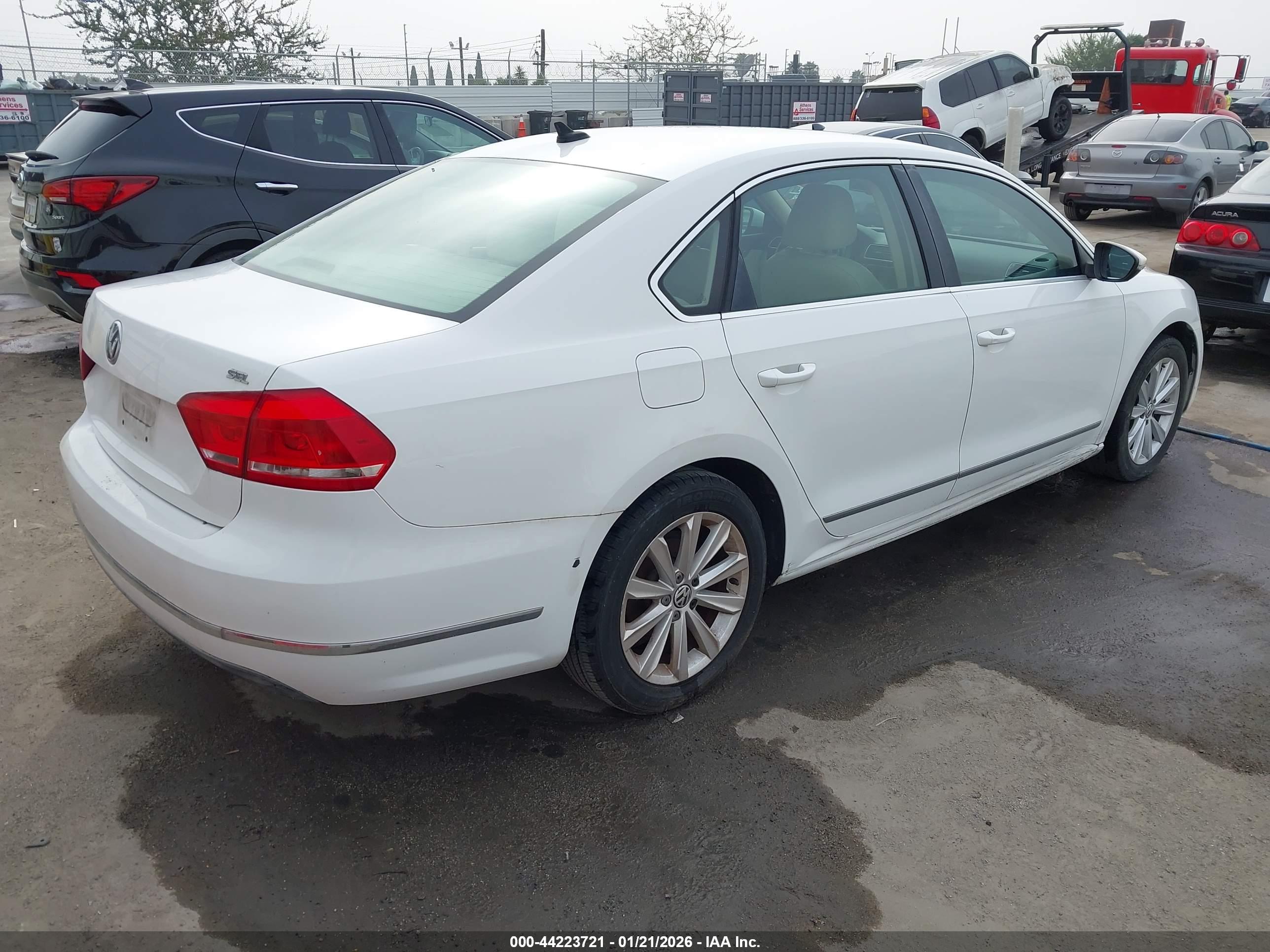 VOLKSWAGEN PASSAT image 4