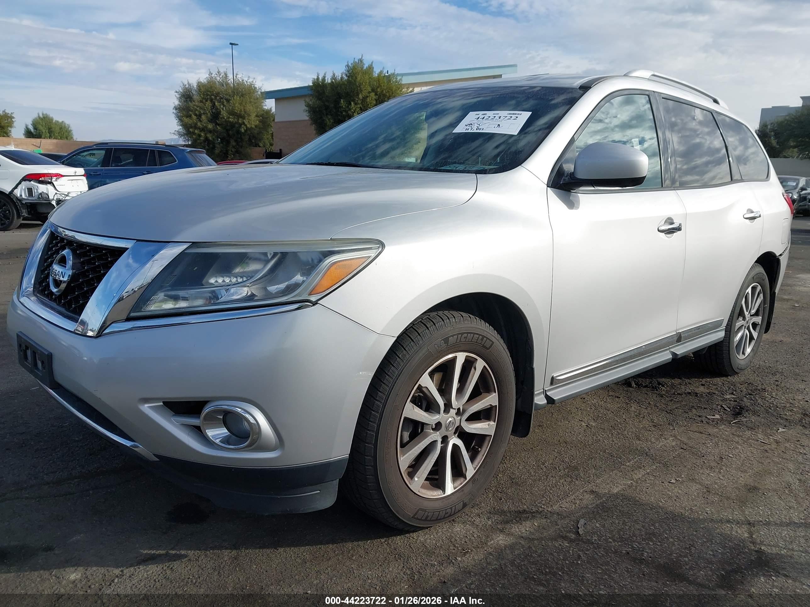 NISSAN PATHFINDER image 2