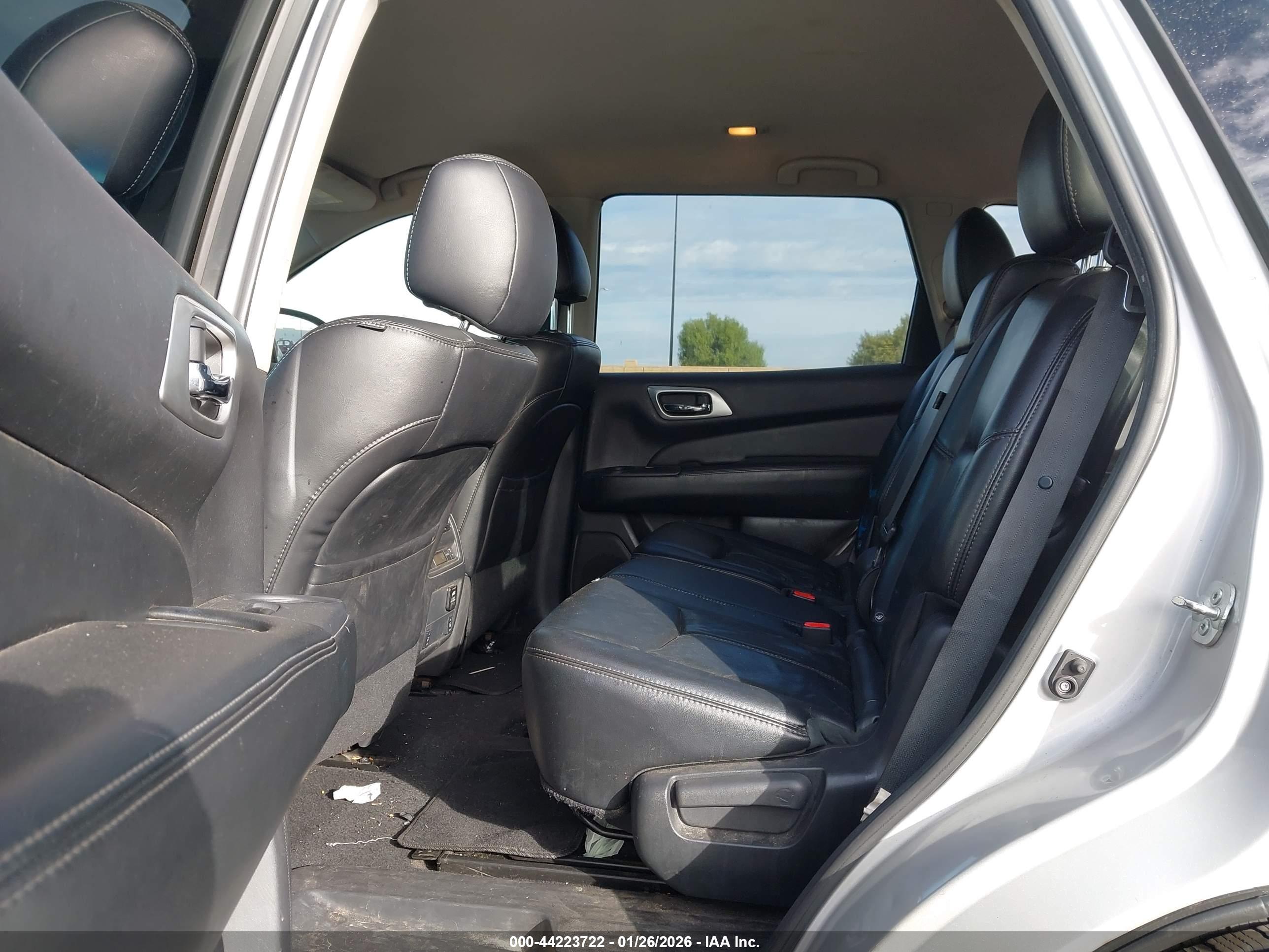NISSAN PATHFINDER image 8