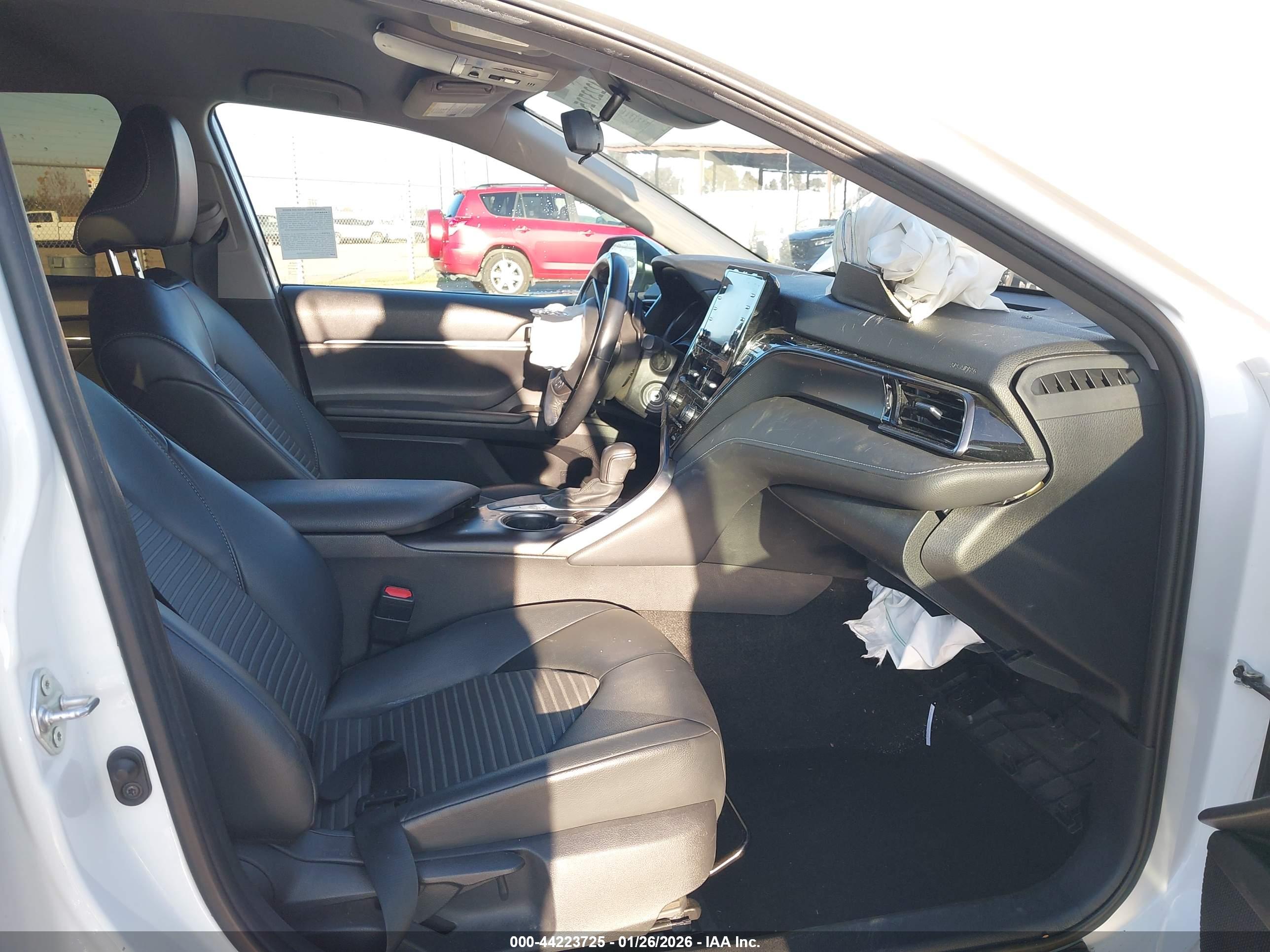 TOYOTA CAMRY image 5