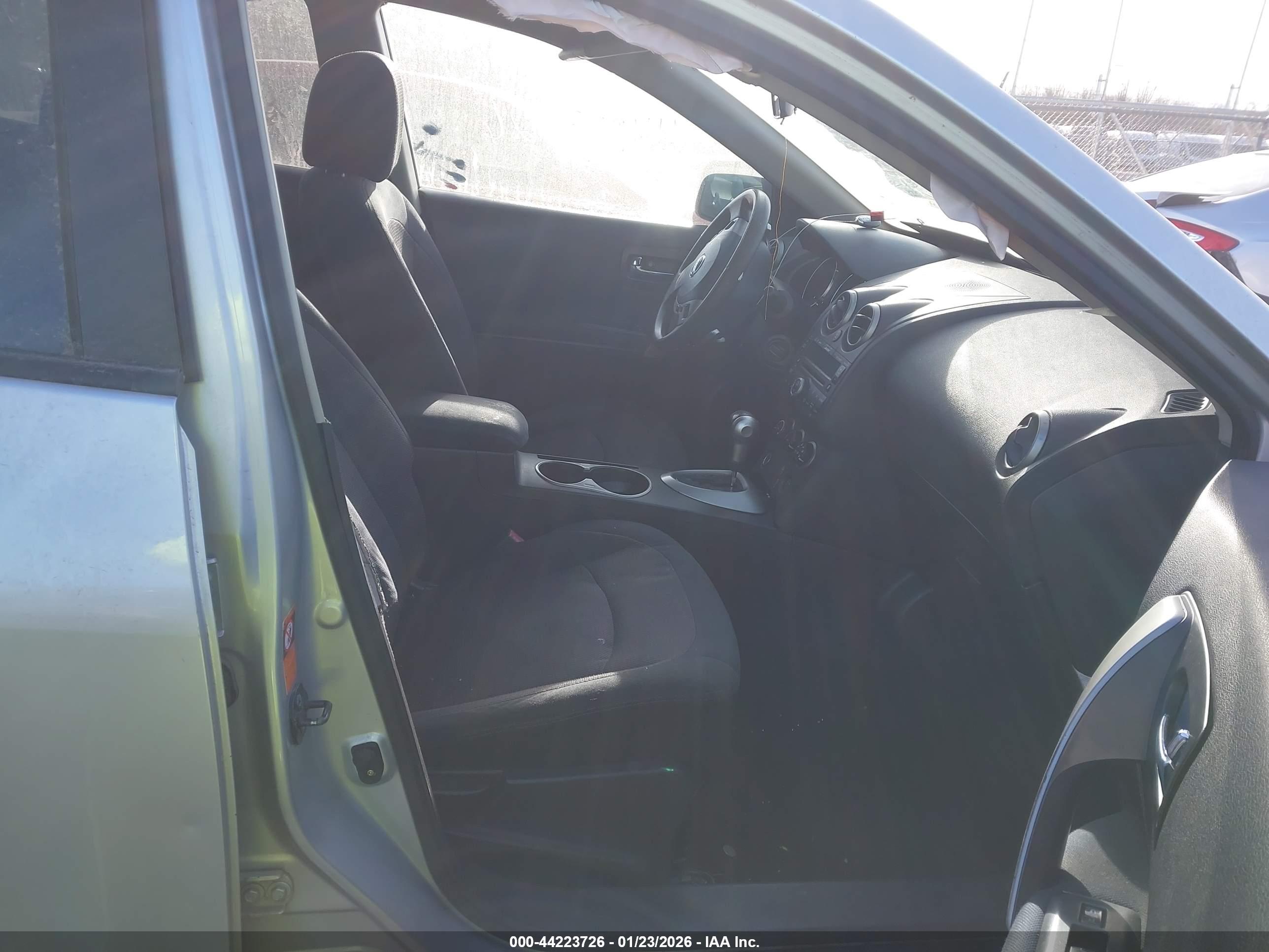 NISSAN ROGUE image 5
