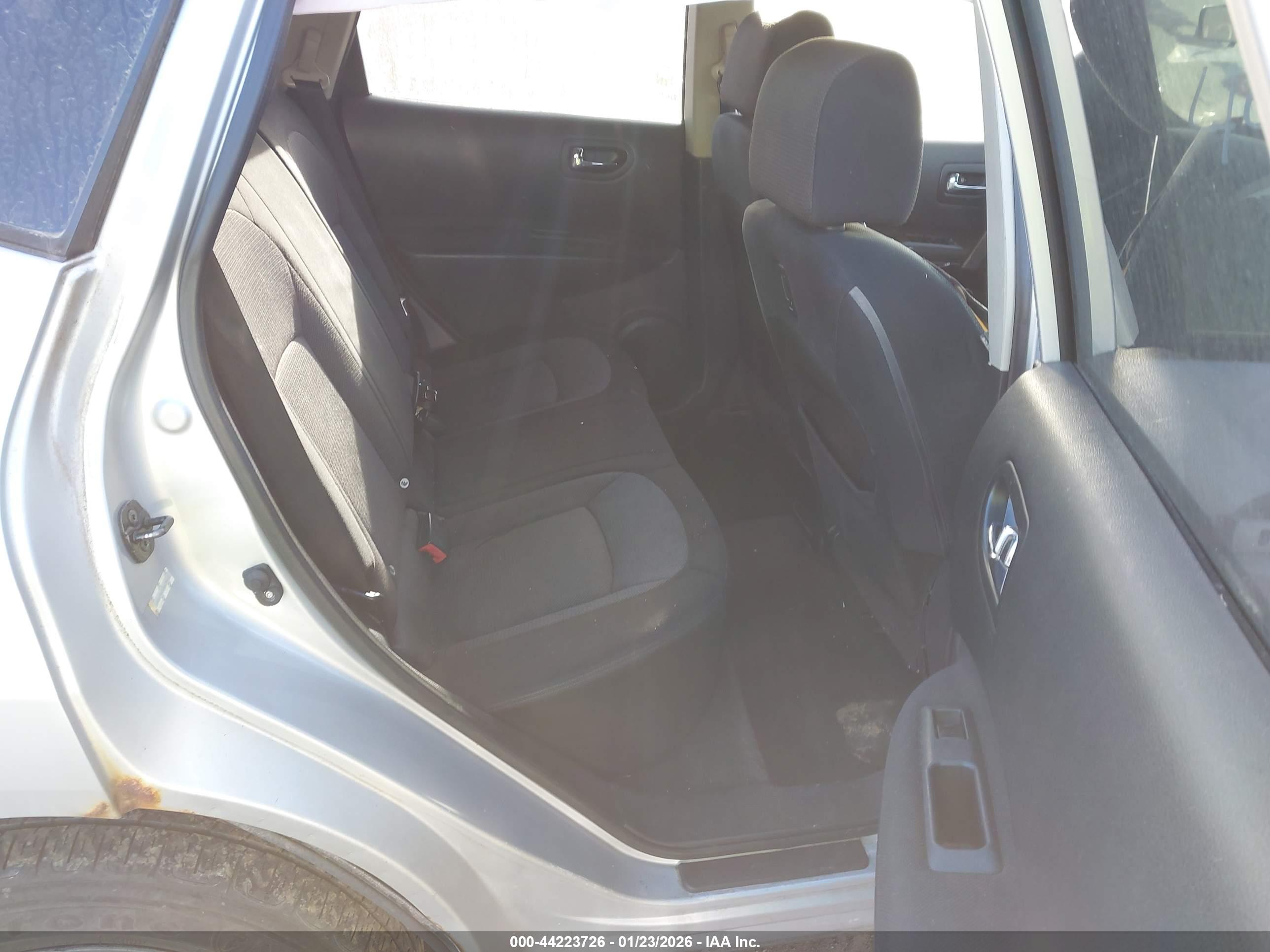 NISSAN ROGUE image 8