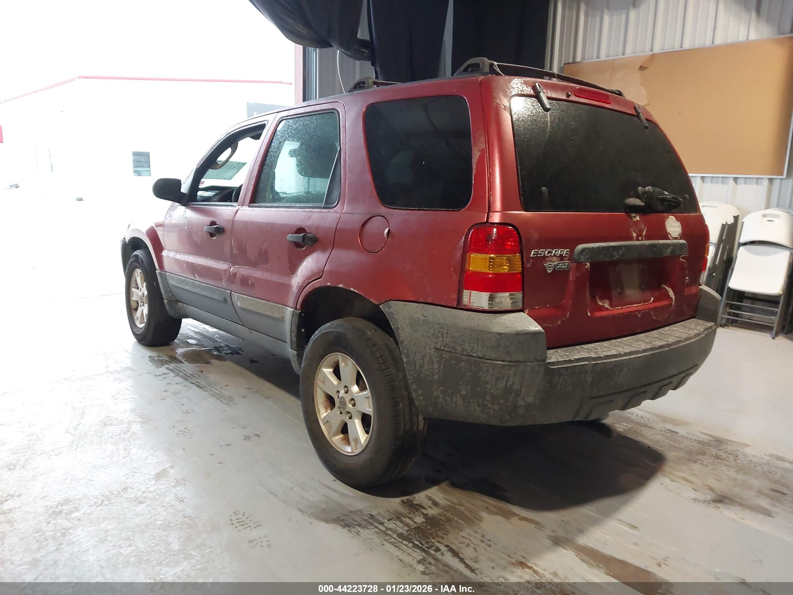 FORD ESCAPE image 3