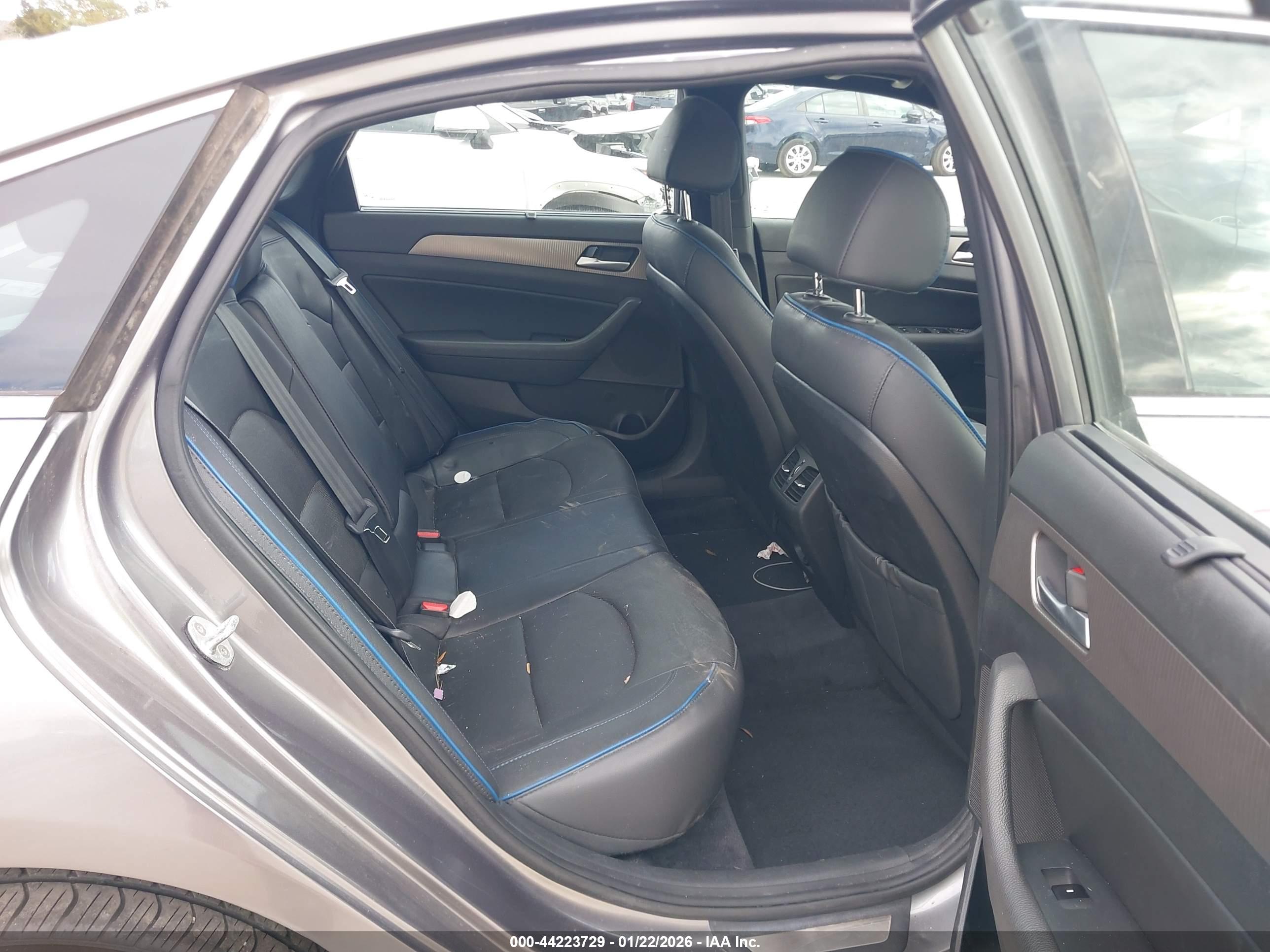 HYUNDAI SONATA image 8