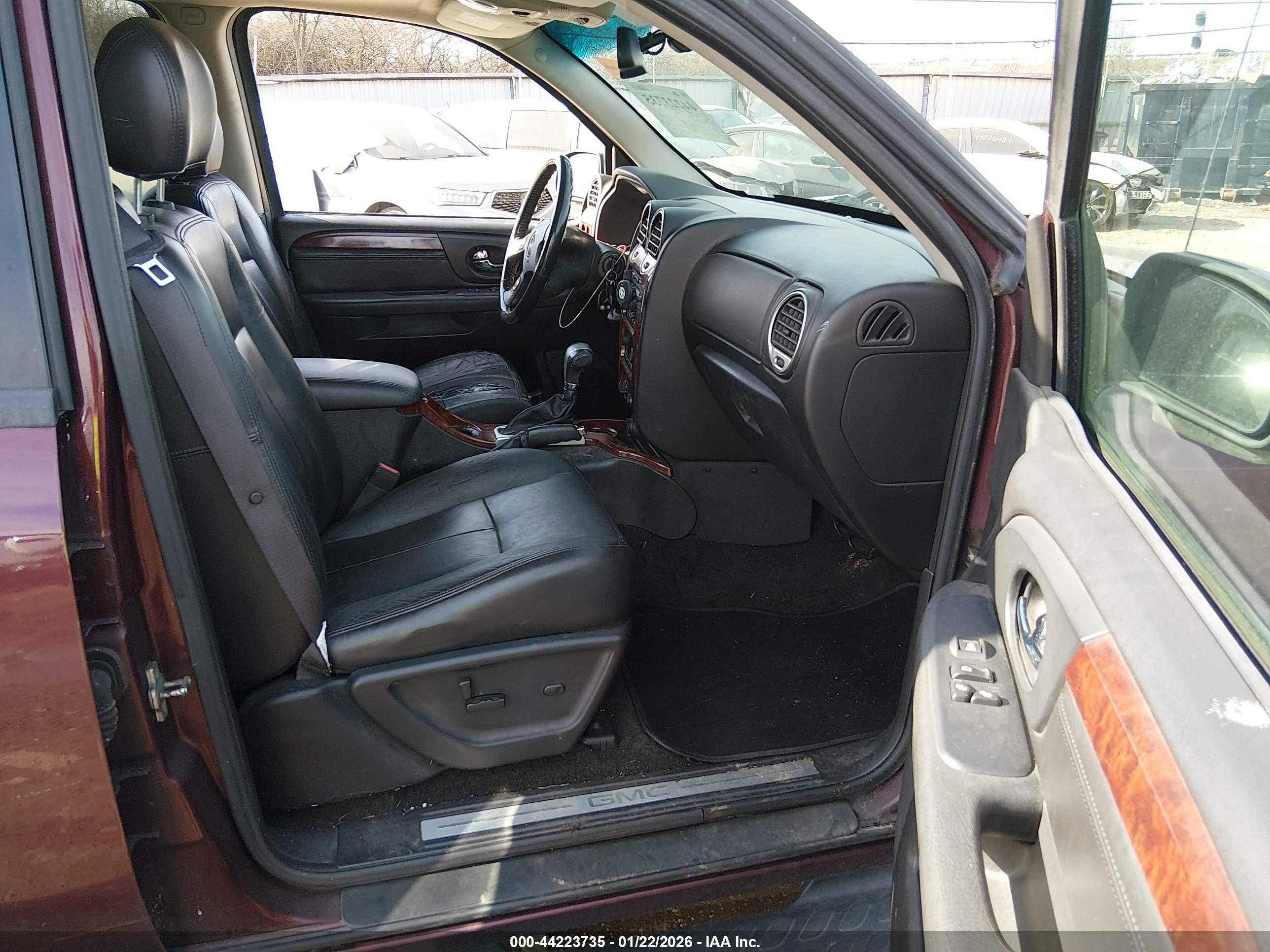 GMC ENVOY image 5
