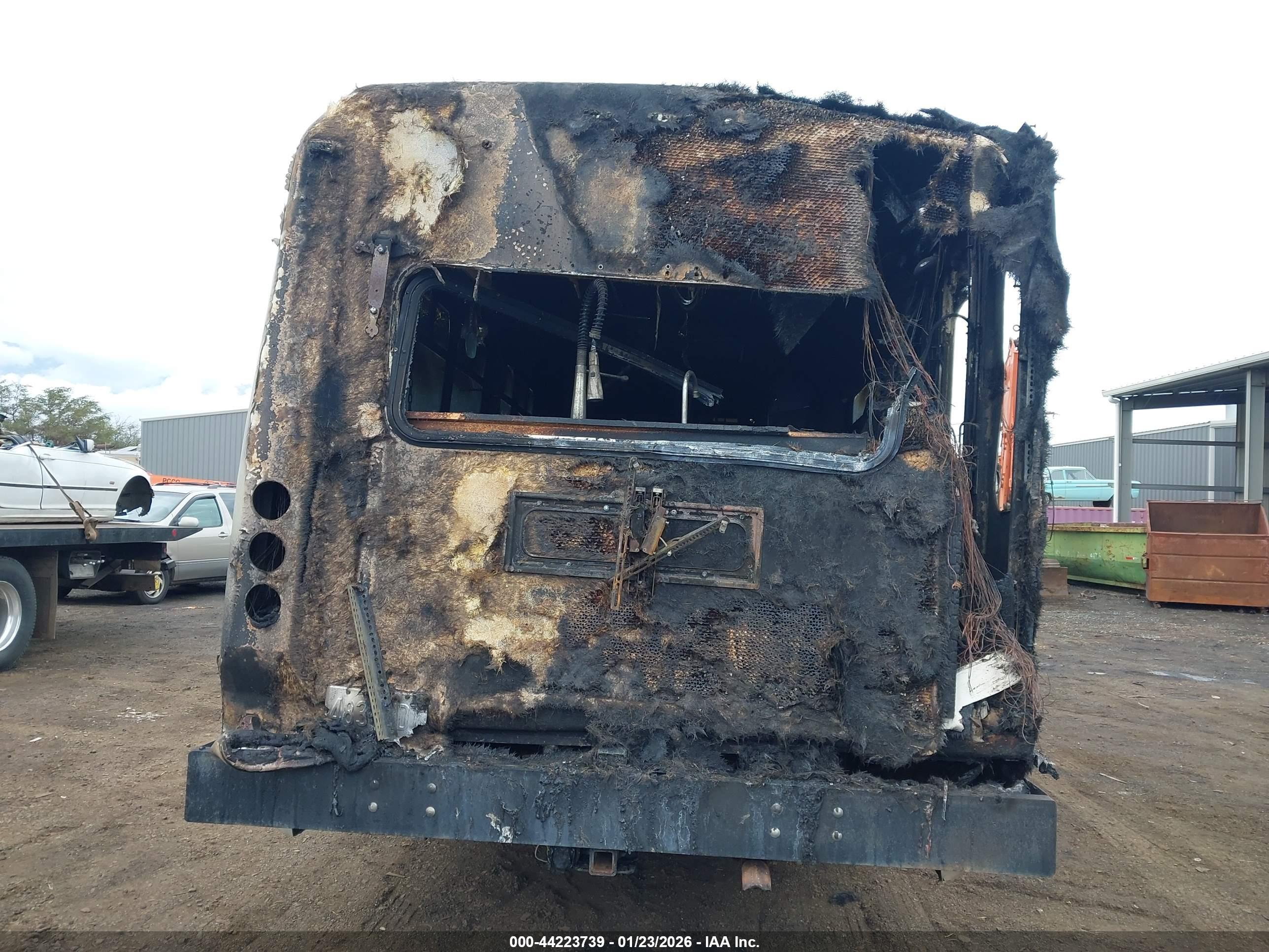 CHEVROLET EXPRESS image 8