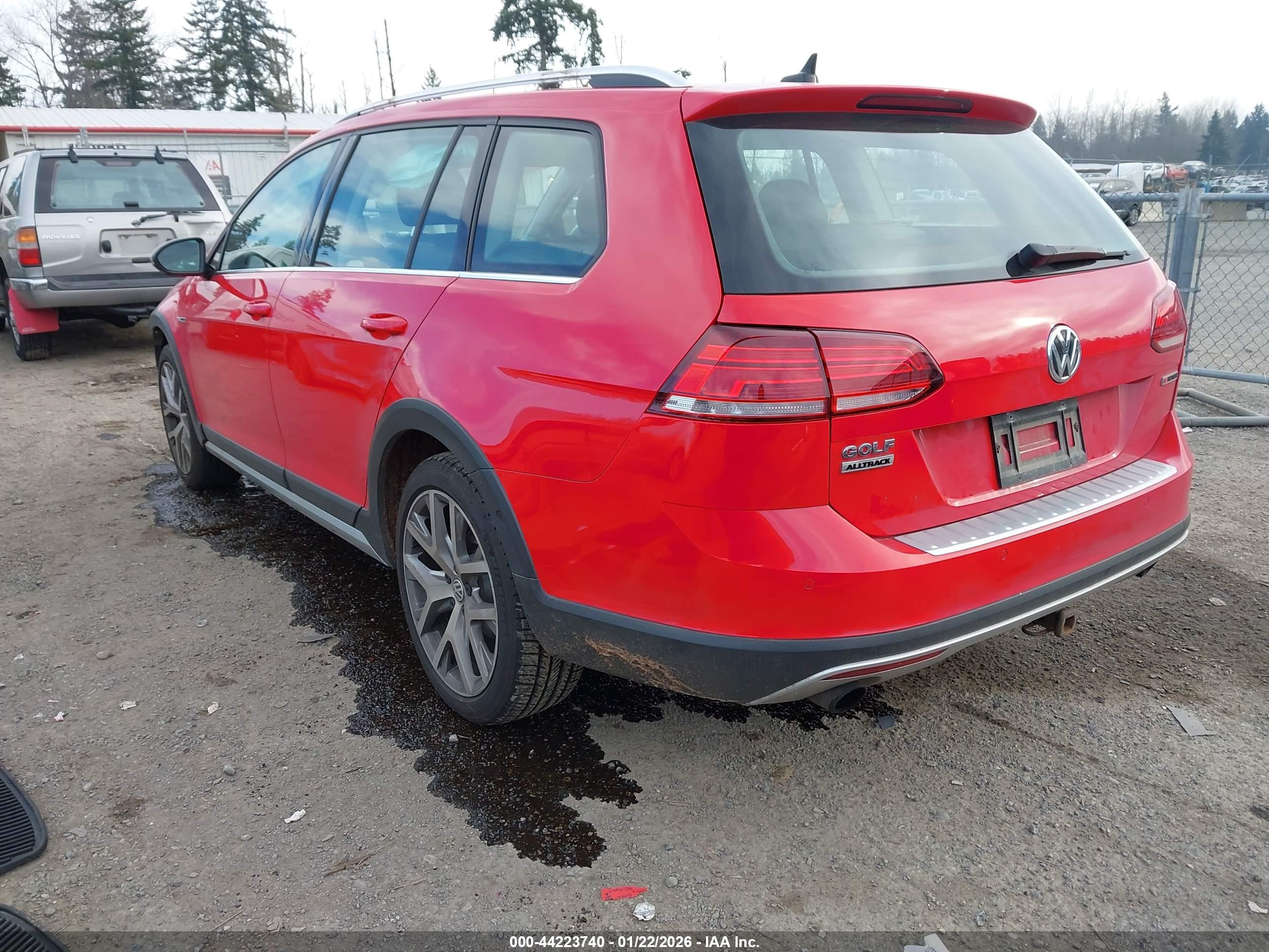 VOLKSWAGEN GOLF image 3