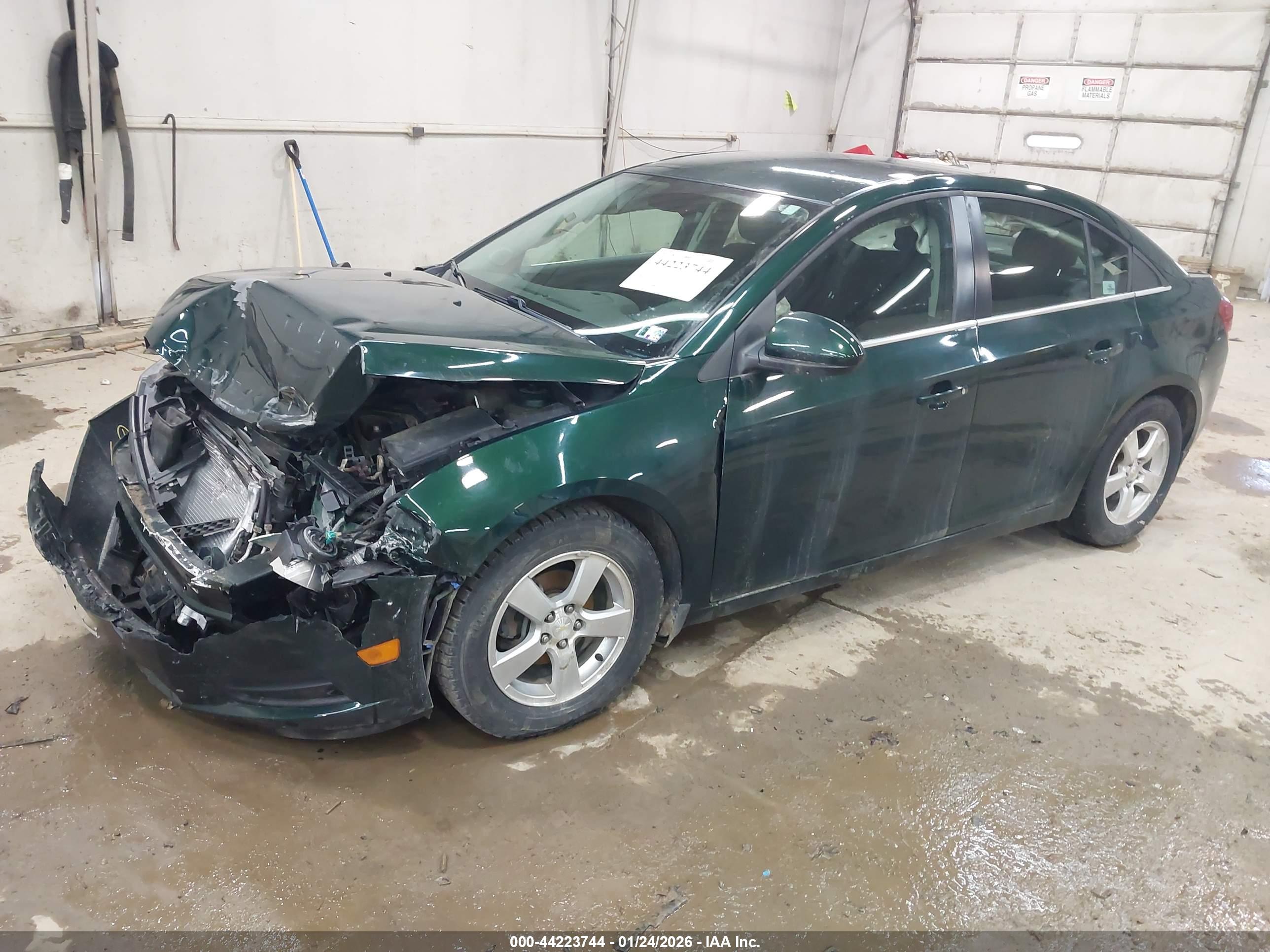 CHEVROLET CRUZE image 2