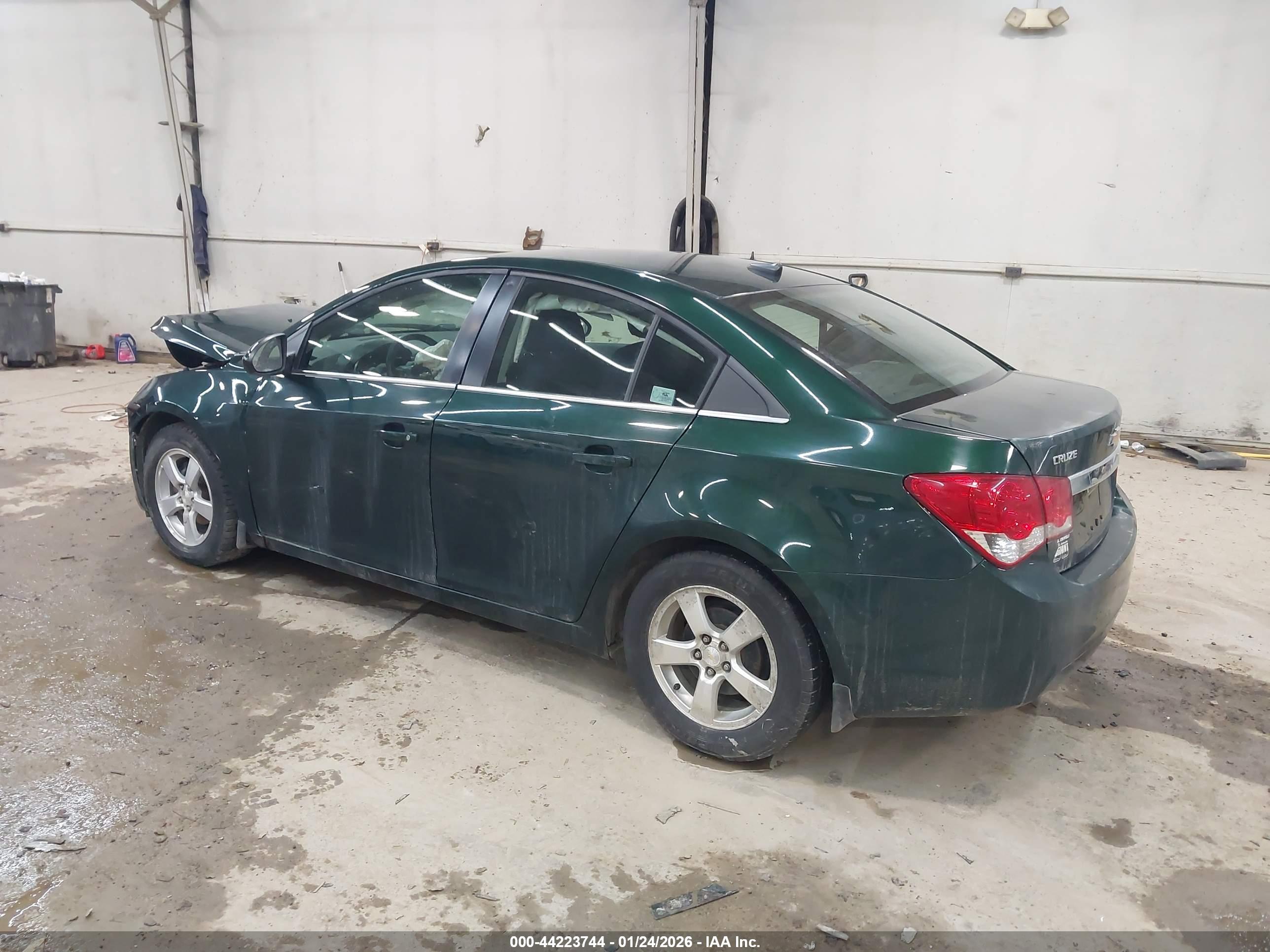 CHEVROLET CRUZE image 3
