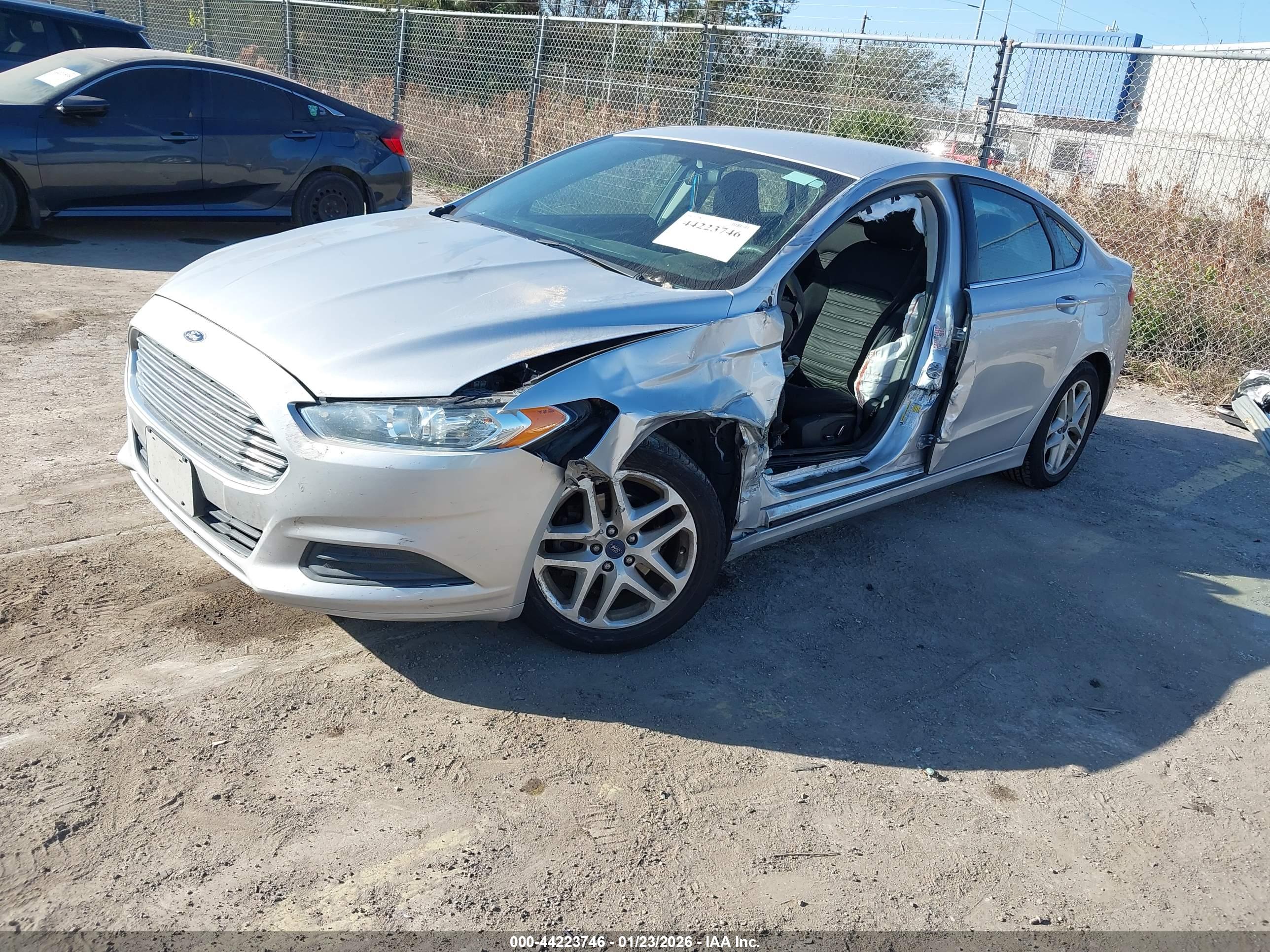 FORD FUSION image 2