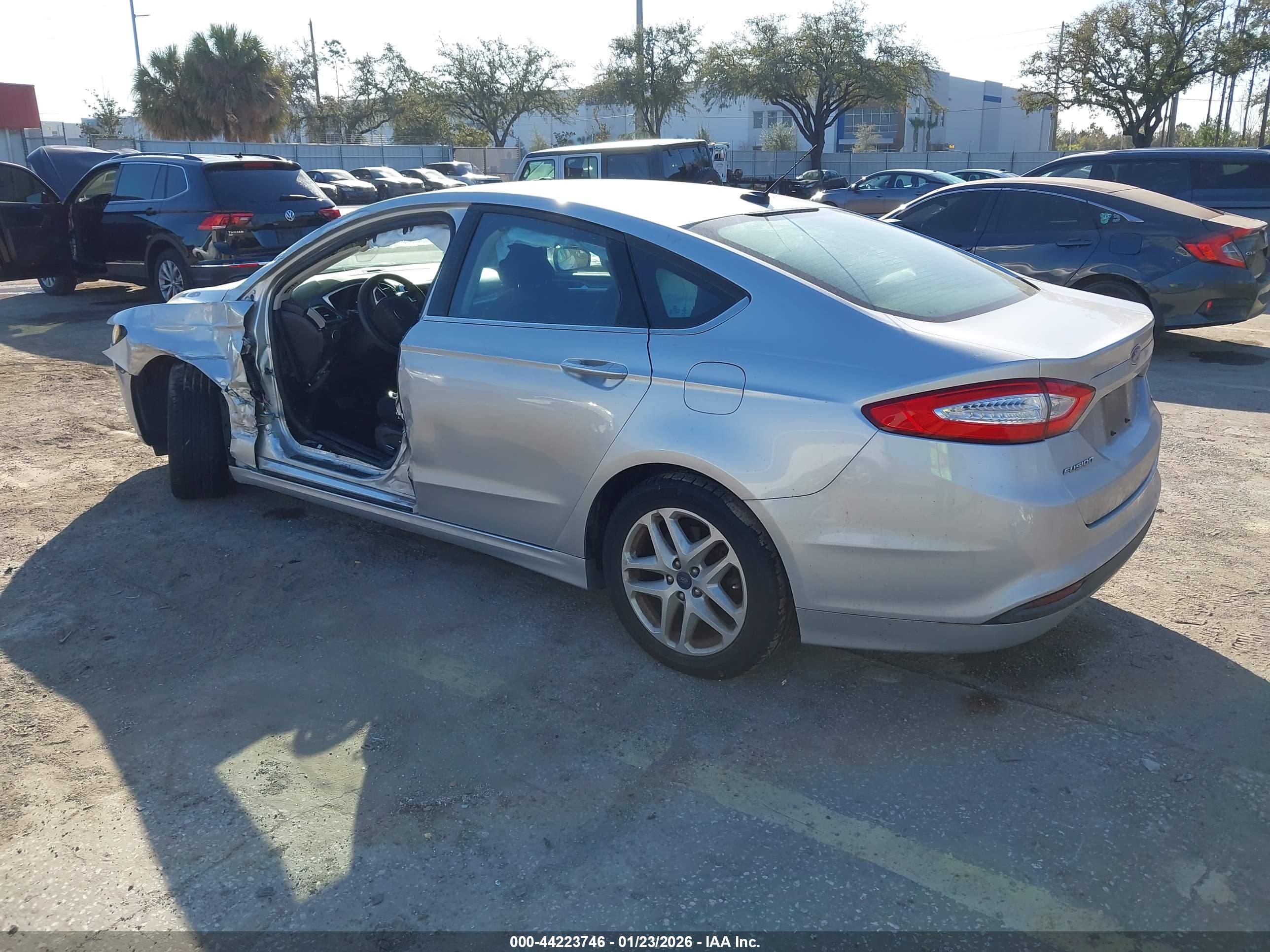 FORD FUSION image 3
