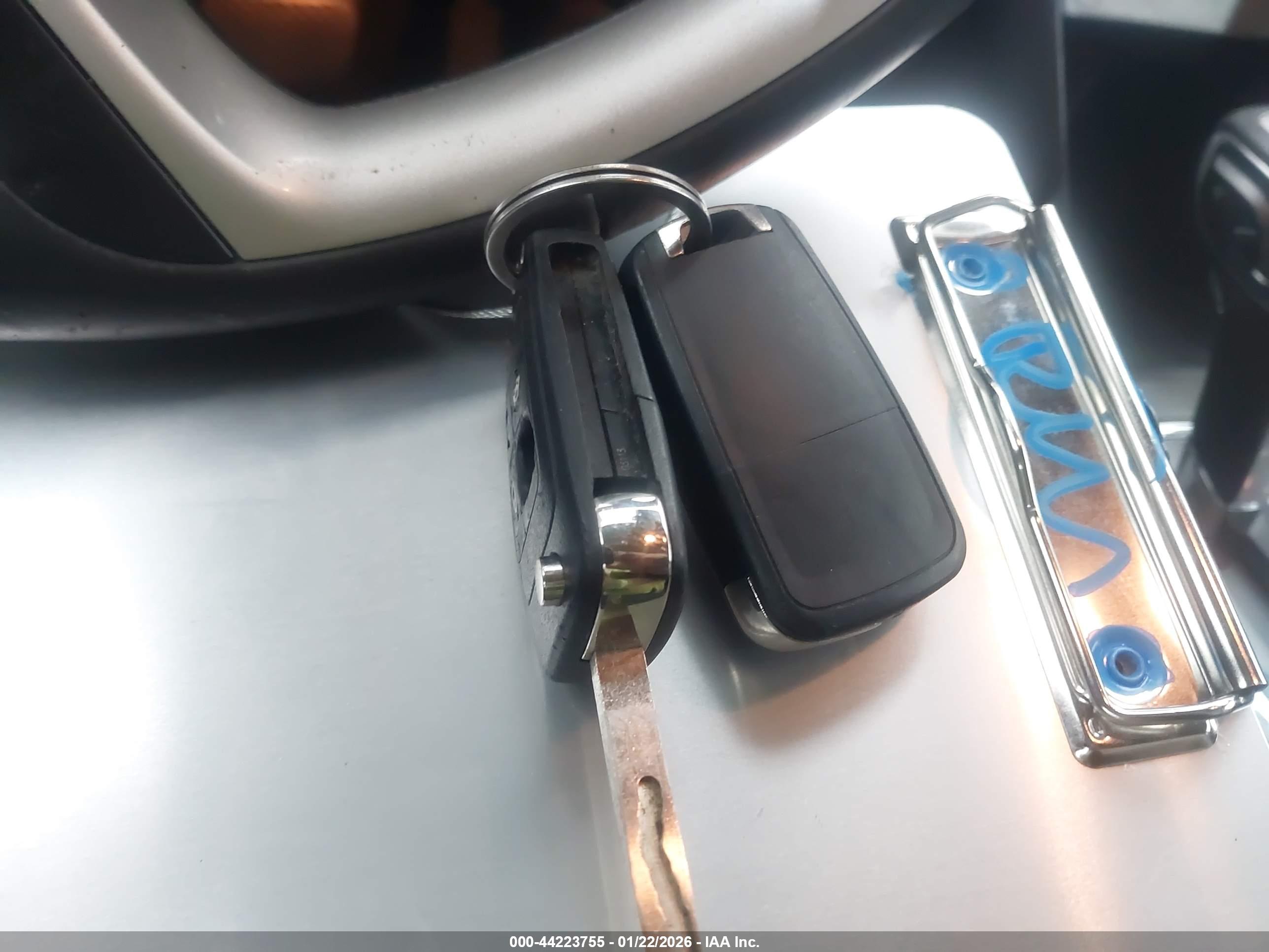CHEVROLET EQUINOX image 11