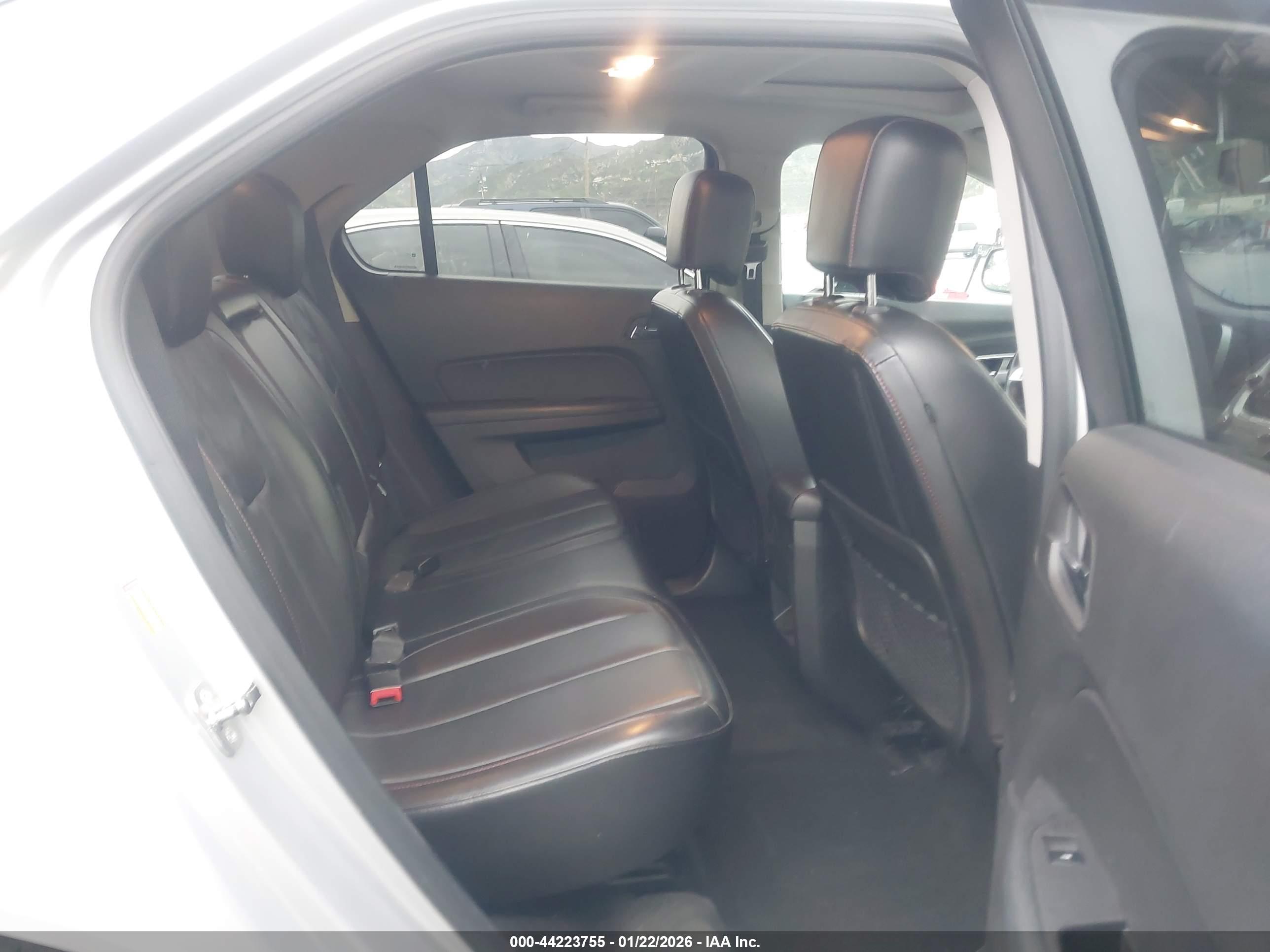CHEVROLET EQUINOX image 8