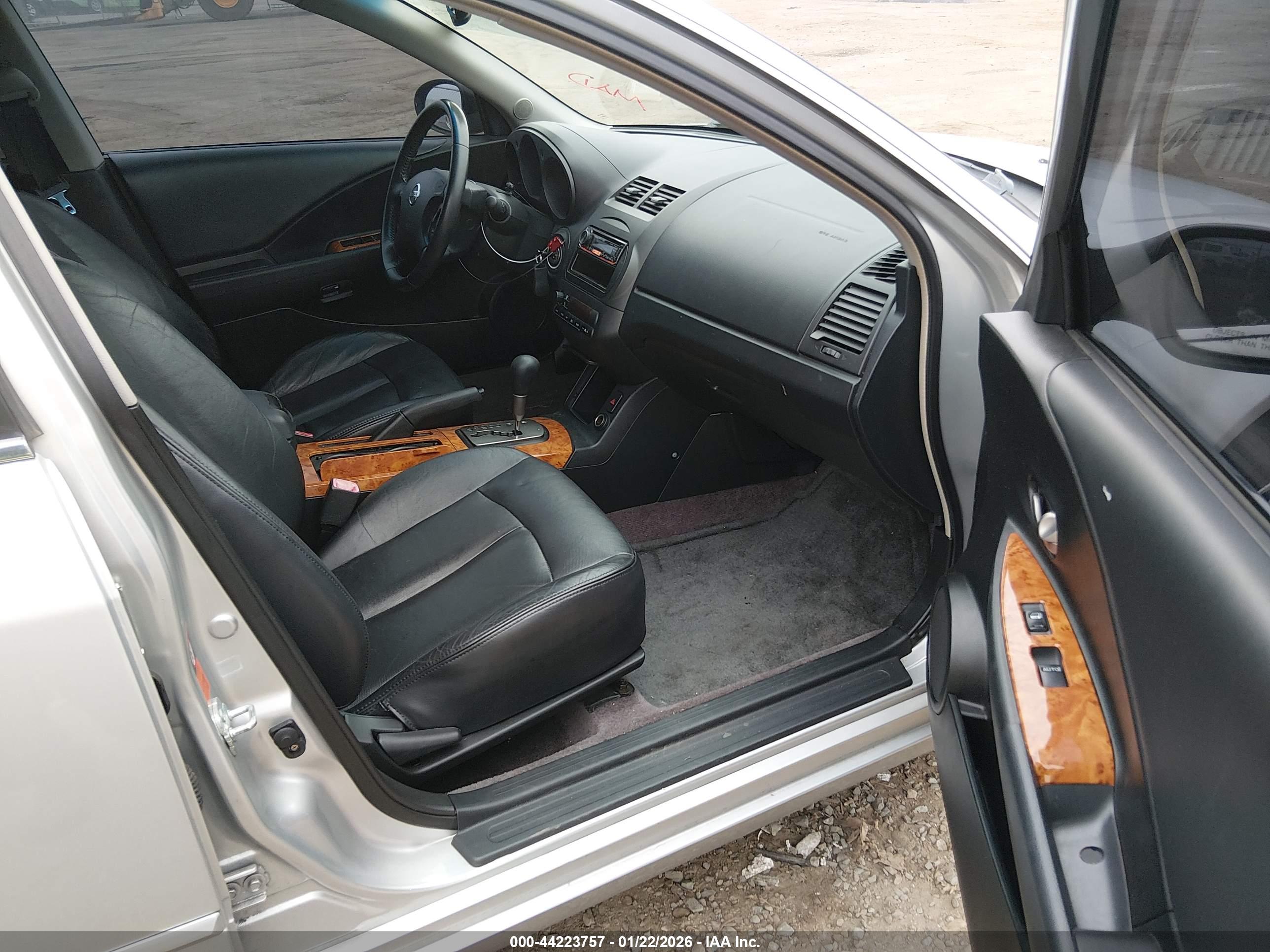 NISSAN ALTIMA image 5