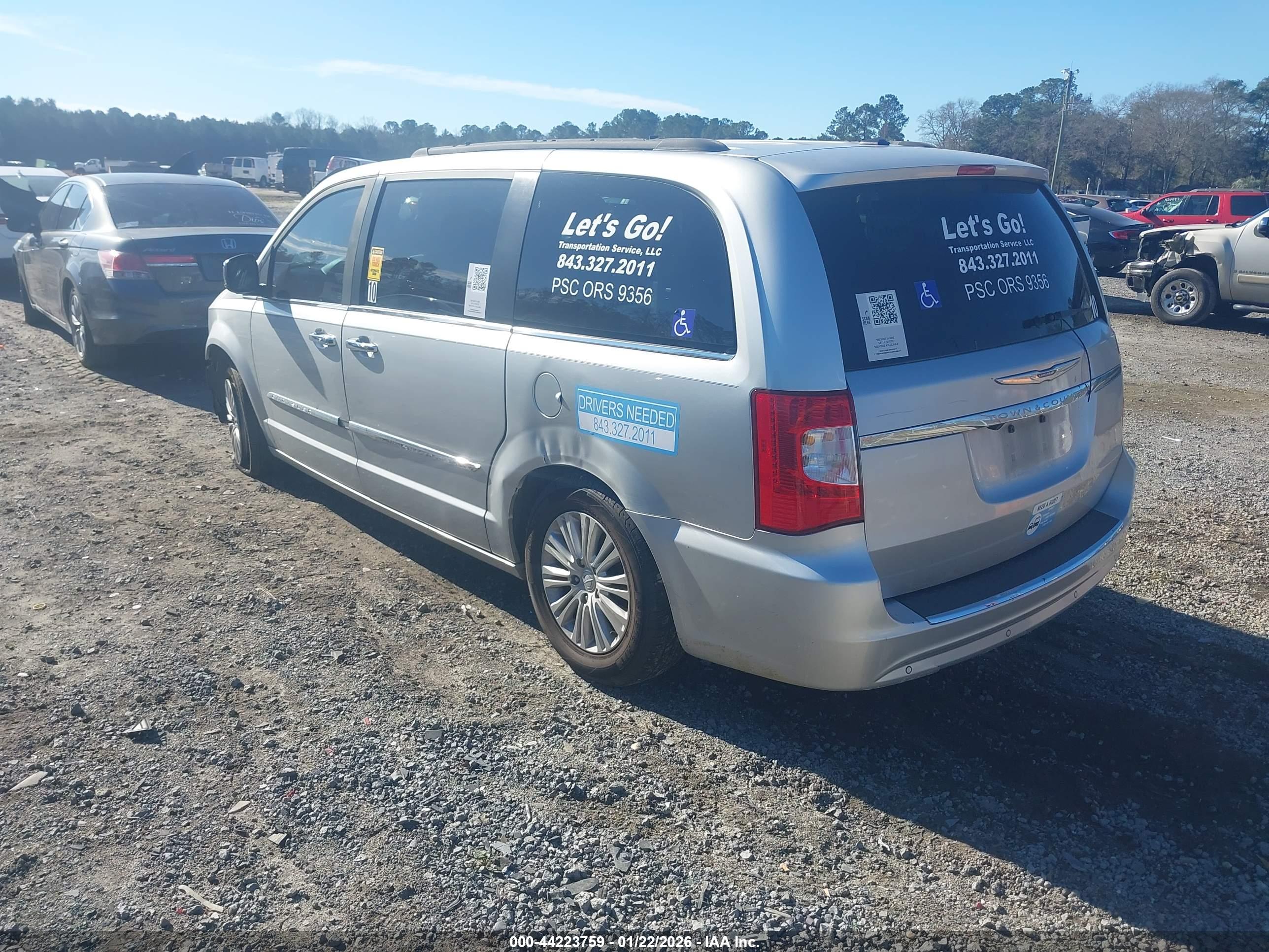 CHRYSLER TOWN image 3