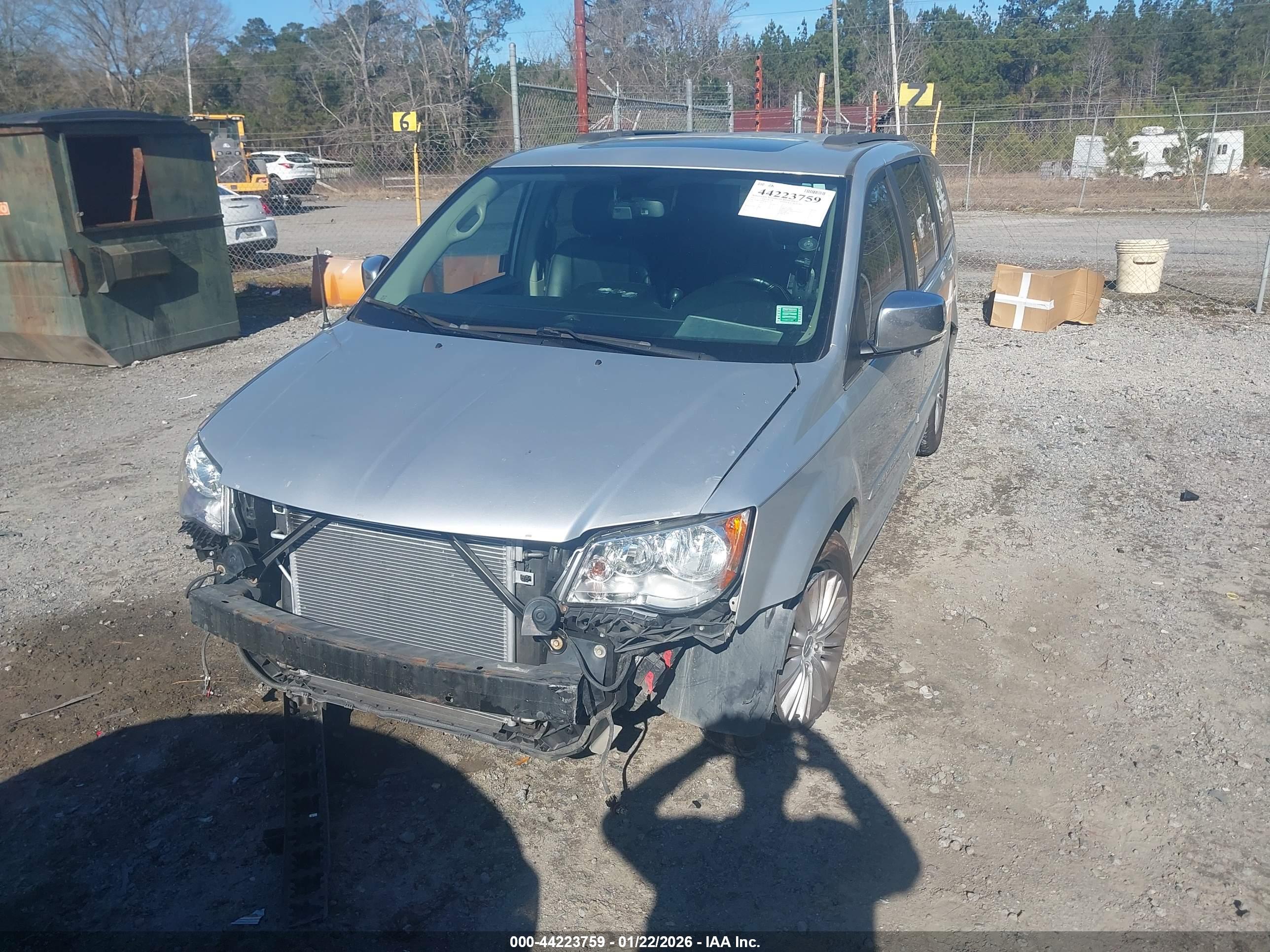 CHRYSLER TOWN image 6