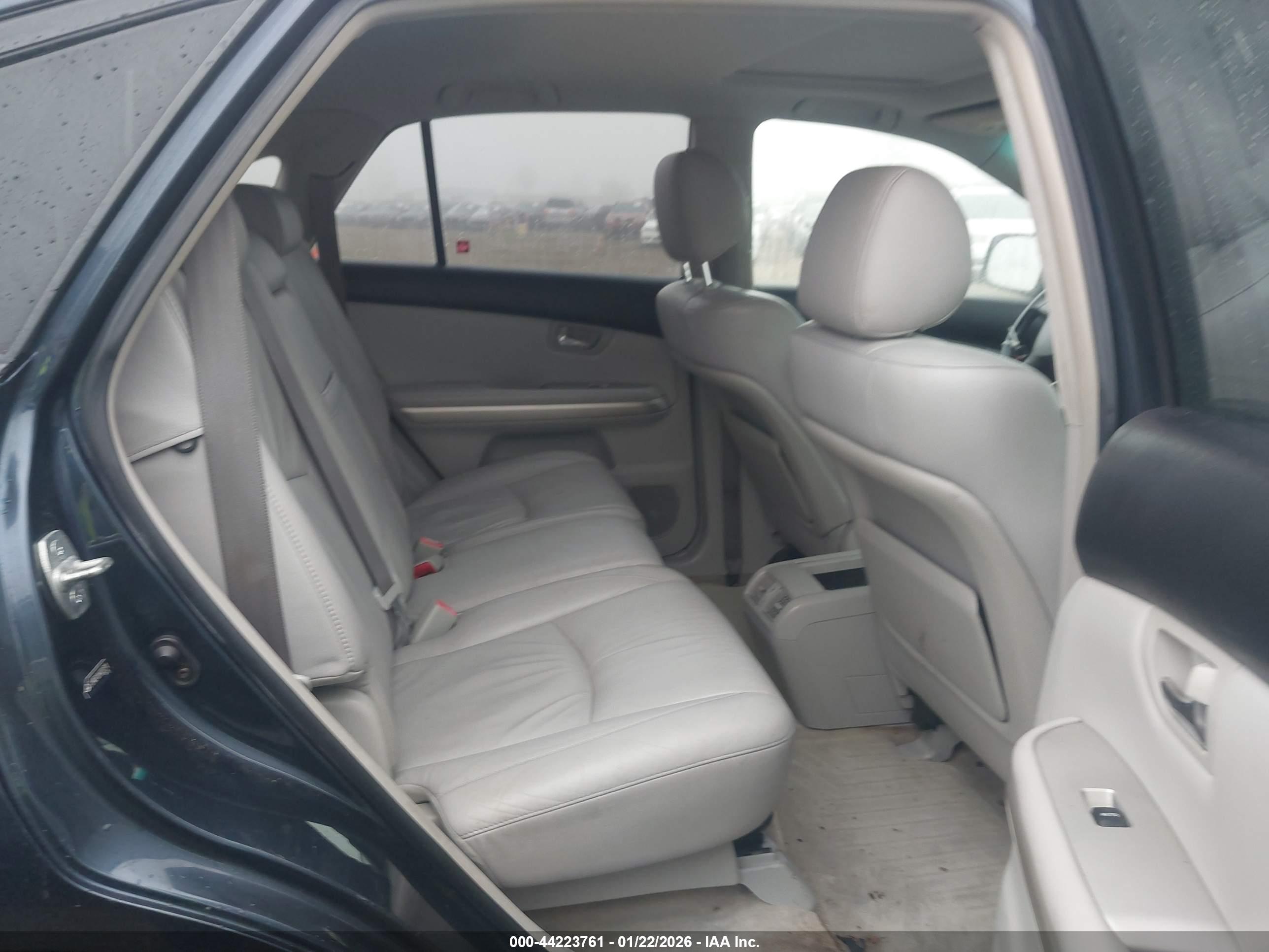 LEXUS RX image 8