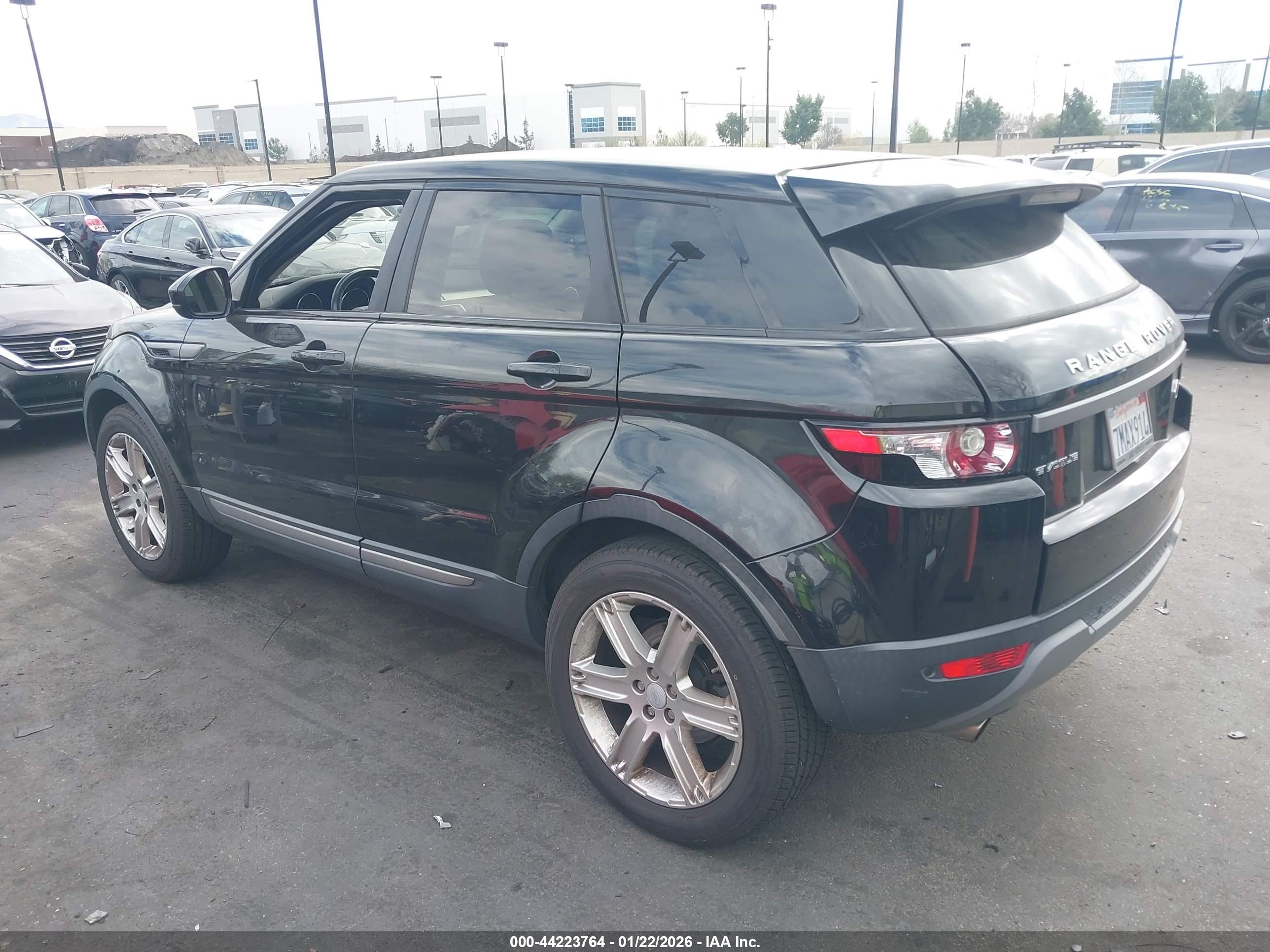 LAND ROVER image 3
