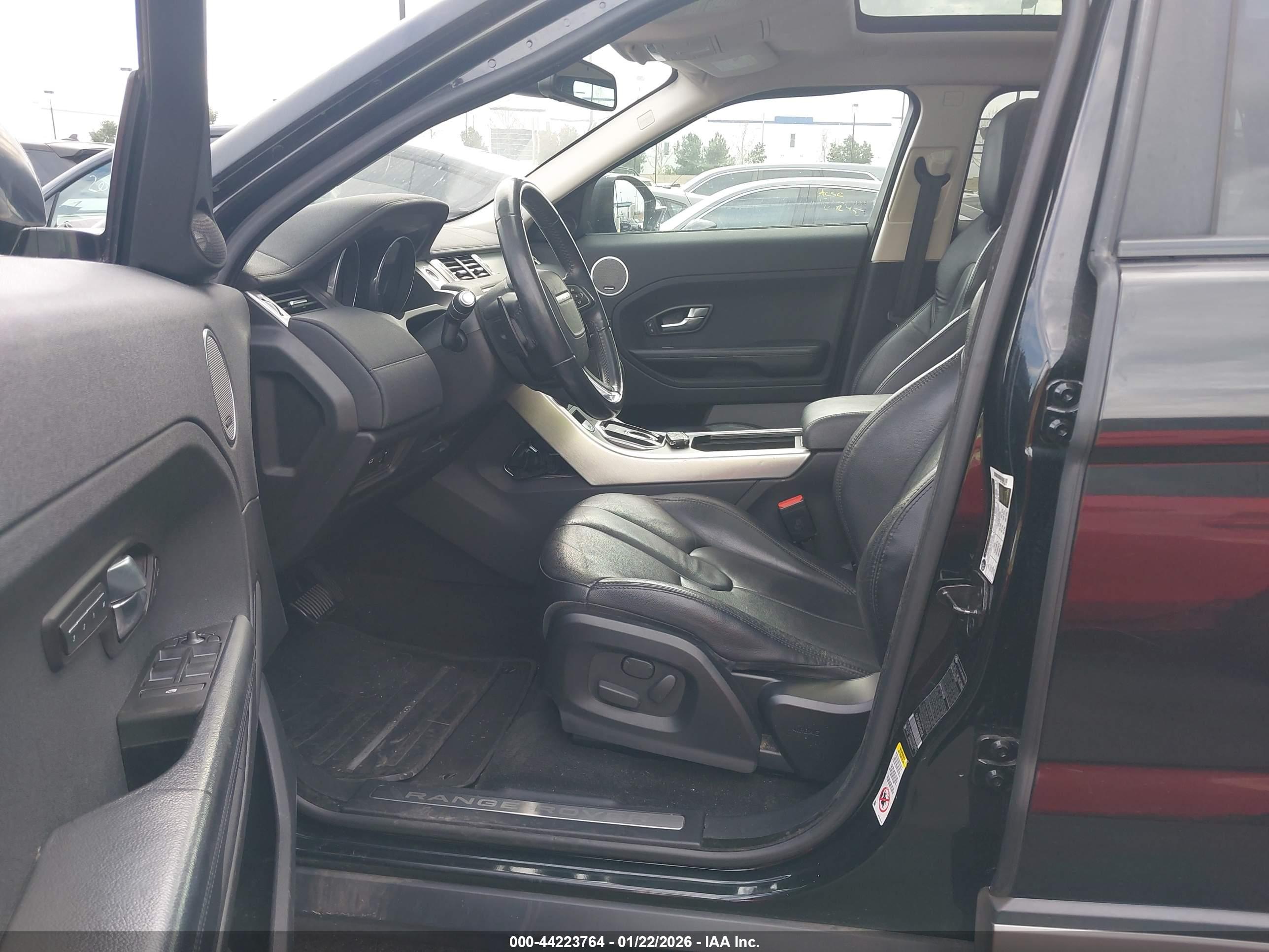 LAND ROVER image 5