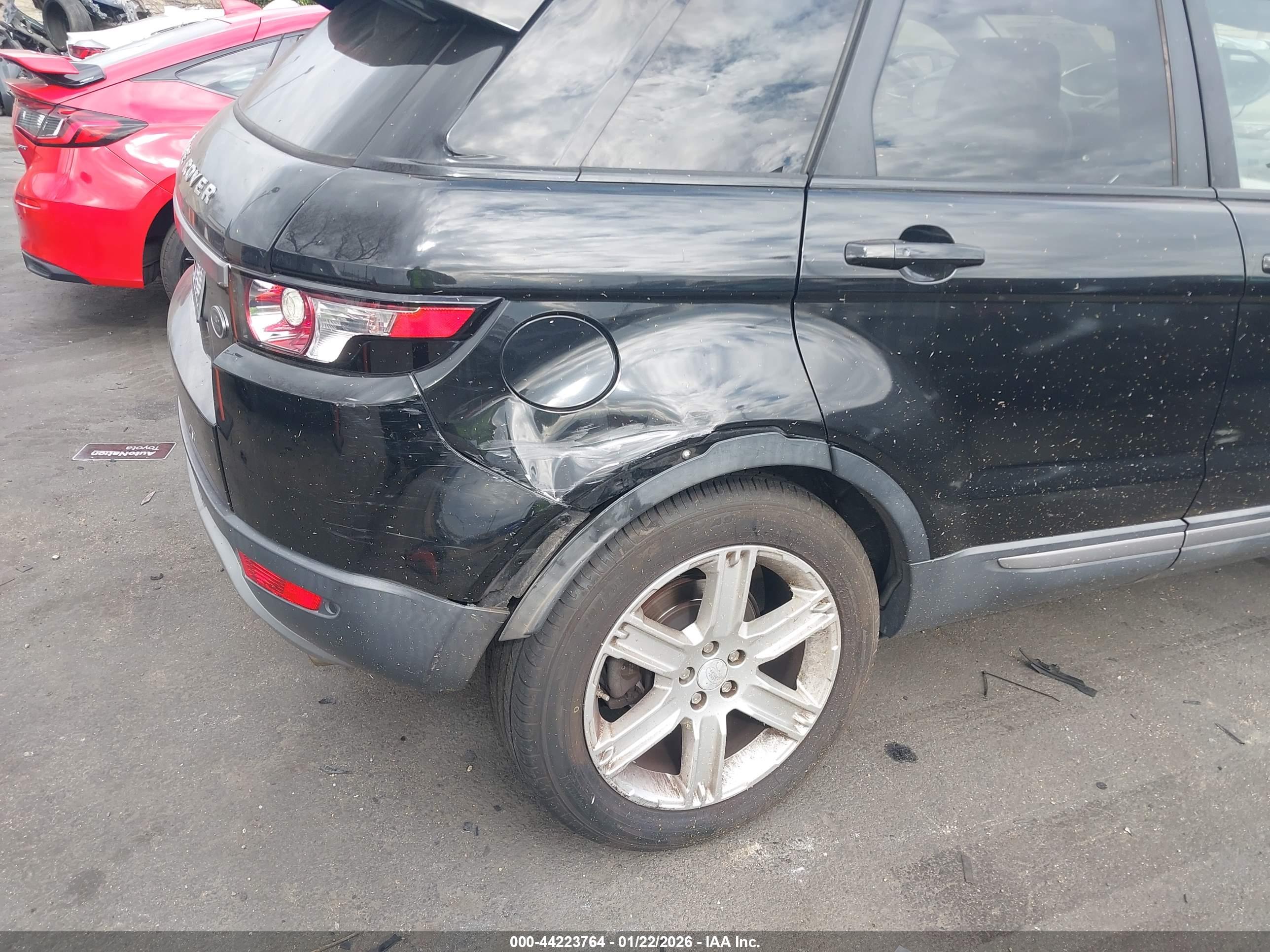 LAND ROVER image 6