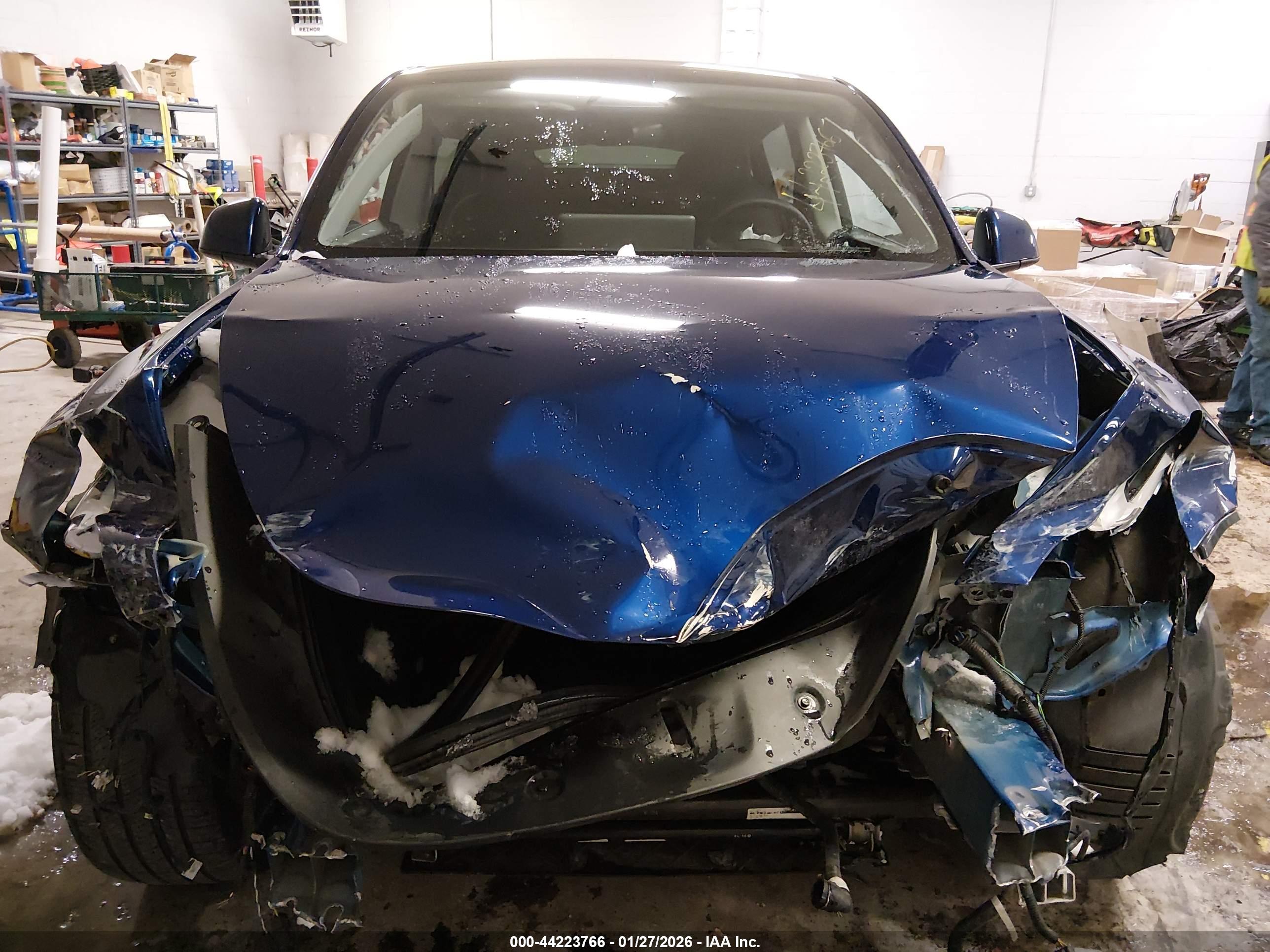 TESLA MODEL image 6